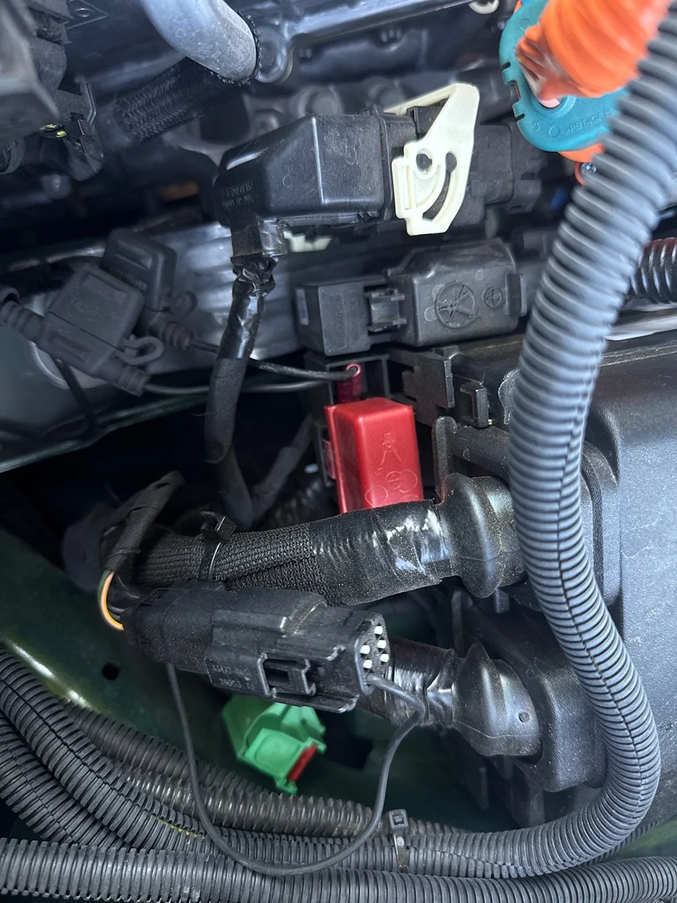 Ford Maverick Best path to 12v battery for flat towing imag