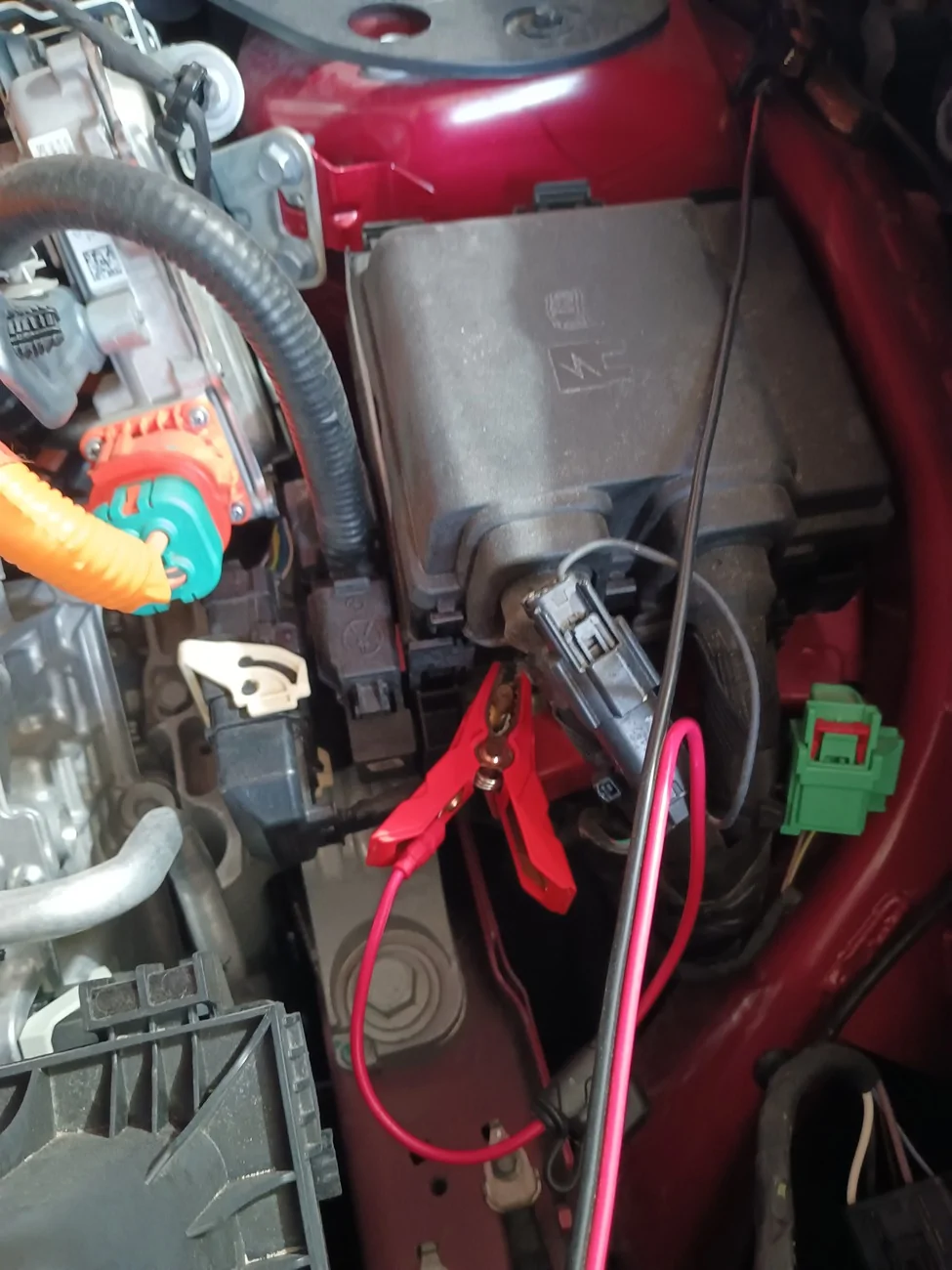 Ford Maverick Best path to 12v battery for flat towing IMG_20250907_170502