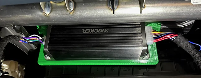 Ford Maverick Kicker 51HS10 Subwoofer install - 2022 Maverick XLT Amp_02