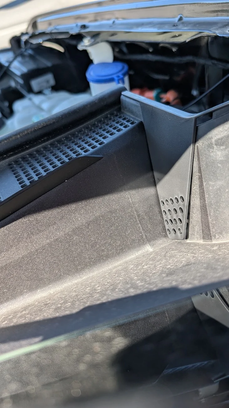Ford Maverick Review: Maxzina Tail Gate Assist, Tail Gate Mat and Hood Water Barrier PXL_20250915_175811045