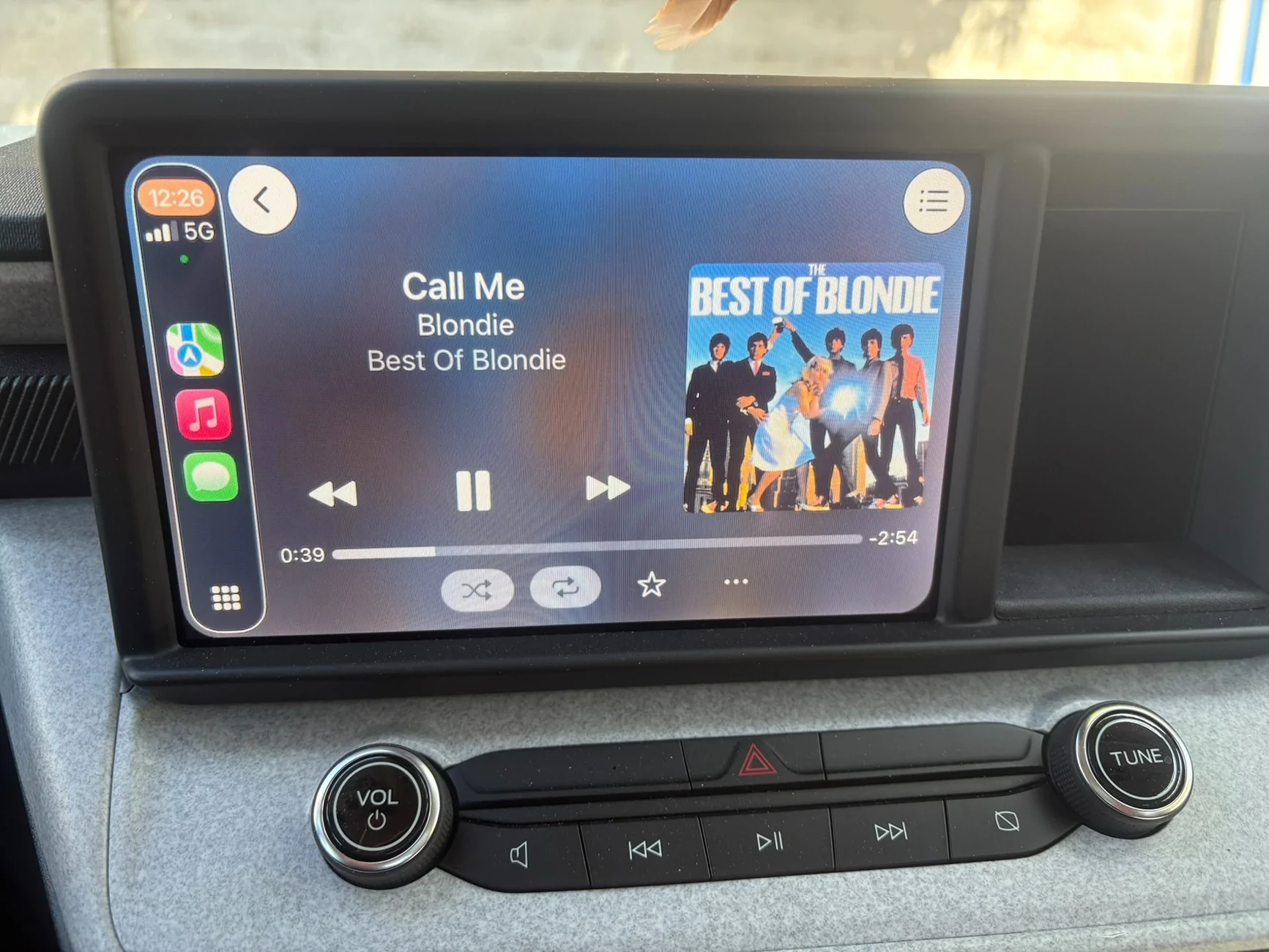 Ford Maverick iOS 26 brings big changes to 13" screen IMG_0092