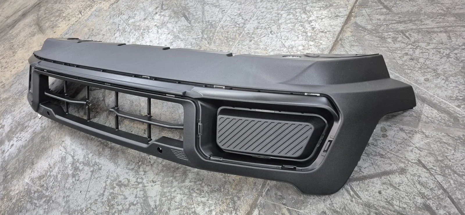 Ford Maverick 2025 lower front bumper construction 1758905480493-2n