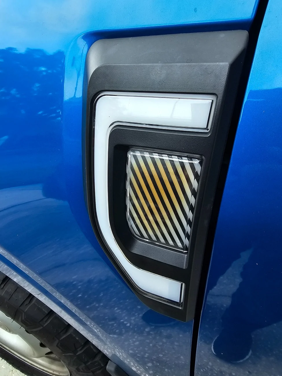 Ford Maverick ANOTHER Mabett Side Marker Light post - but with a happy ending.. 20251011_140335