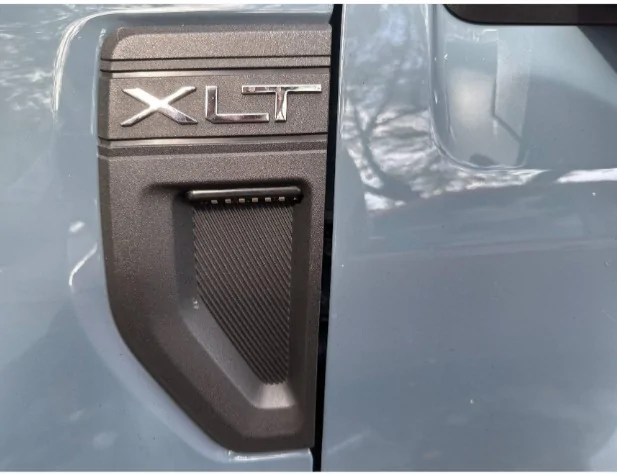 Ford Maverick ANOTHER Mabett Side Marker Light post - but with a happy ending.. 20251012_094335