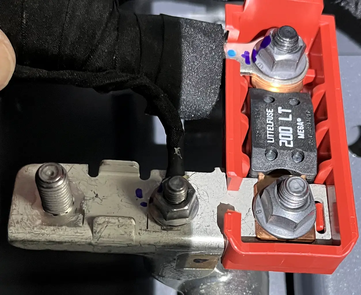Ford Maverick Unused factory post on positive battery terminal? 1761396108787-6y