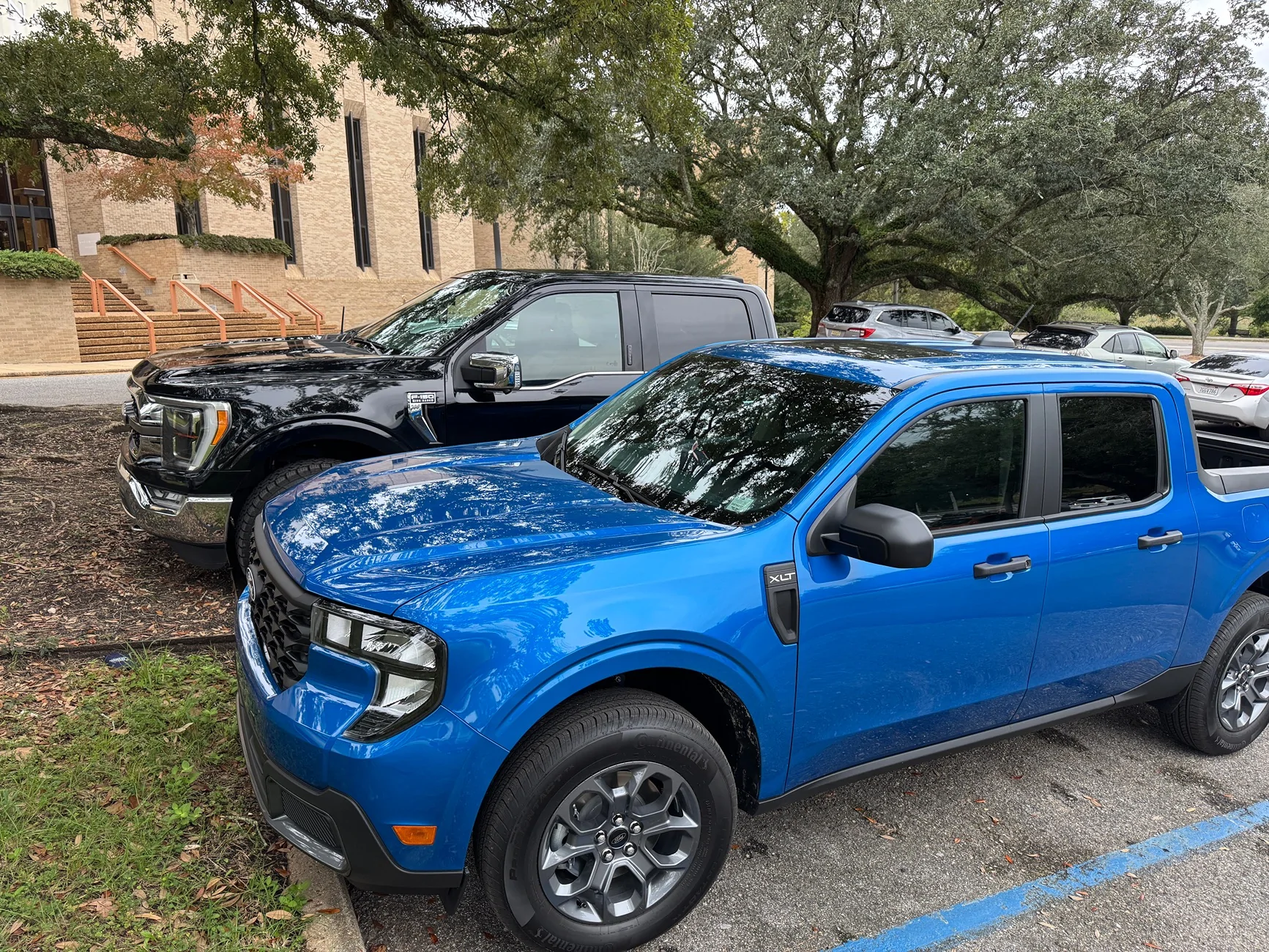 Ford Maverick Post your Maverick next to ridiculously large trucks - photos thread IMG_7738