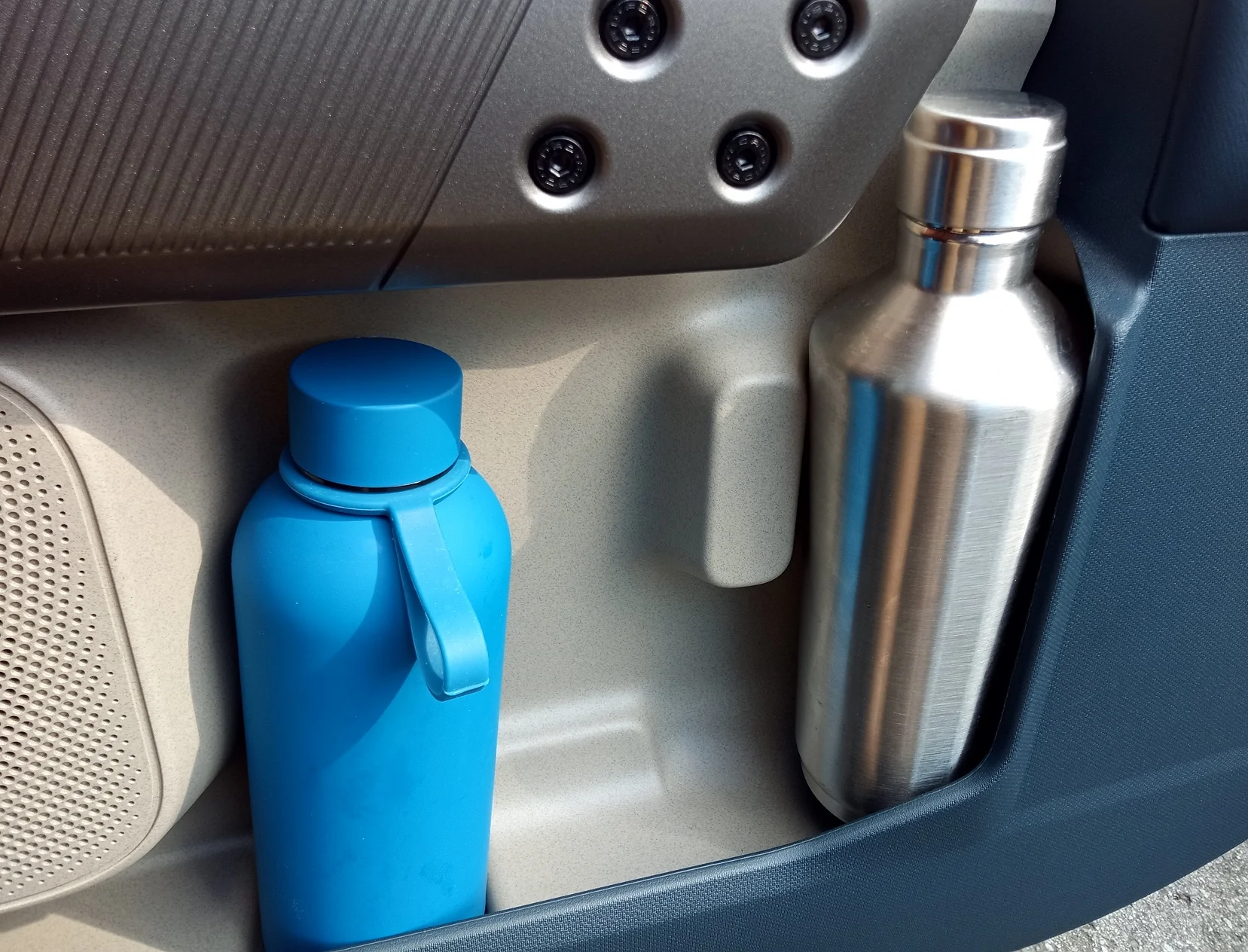 Ford Maverick Aldi water bottle fits perfectly in front doors. bottlesindoor