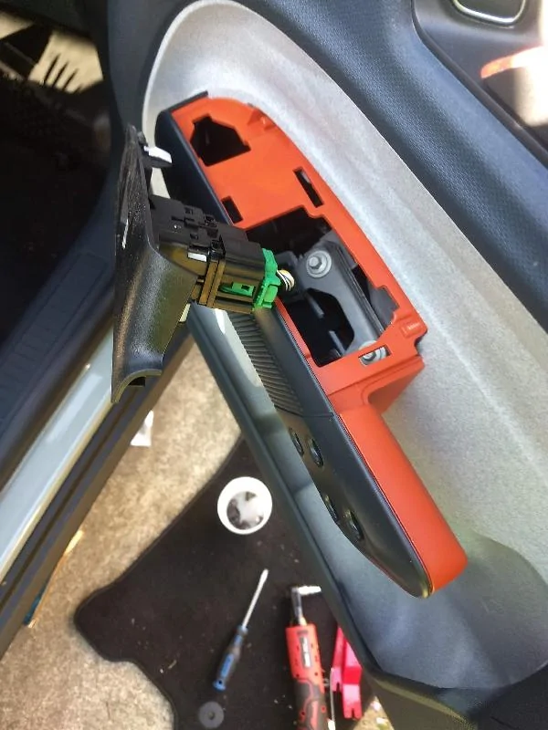Ford Maverick Hertz K165 with Sound Deadening in Passenger Front Door WindowControlSmall