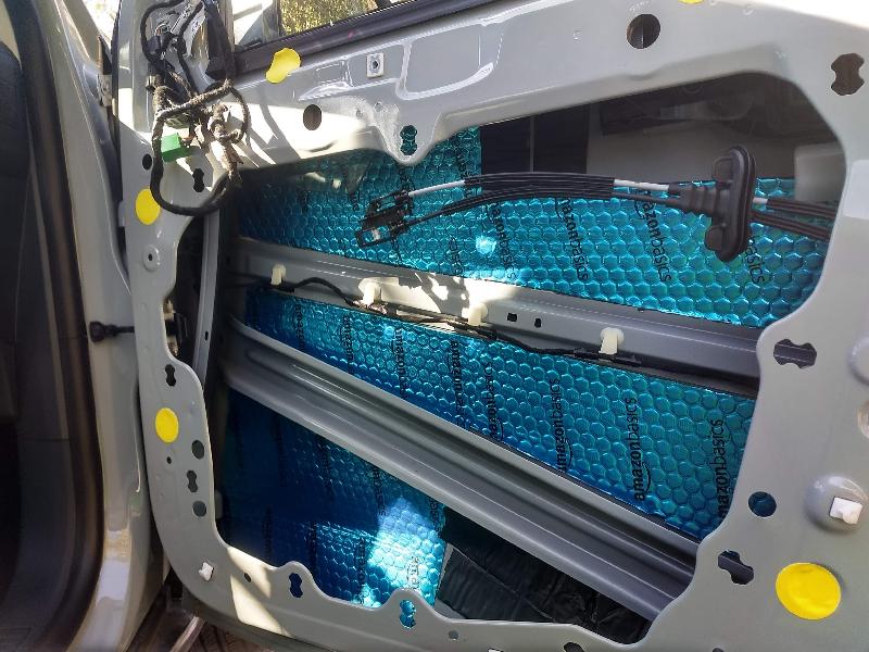 Ford Maverick Hertz K165 with Sound Deadening in Passenger Front Door SoundDeadeningDoorInterior