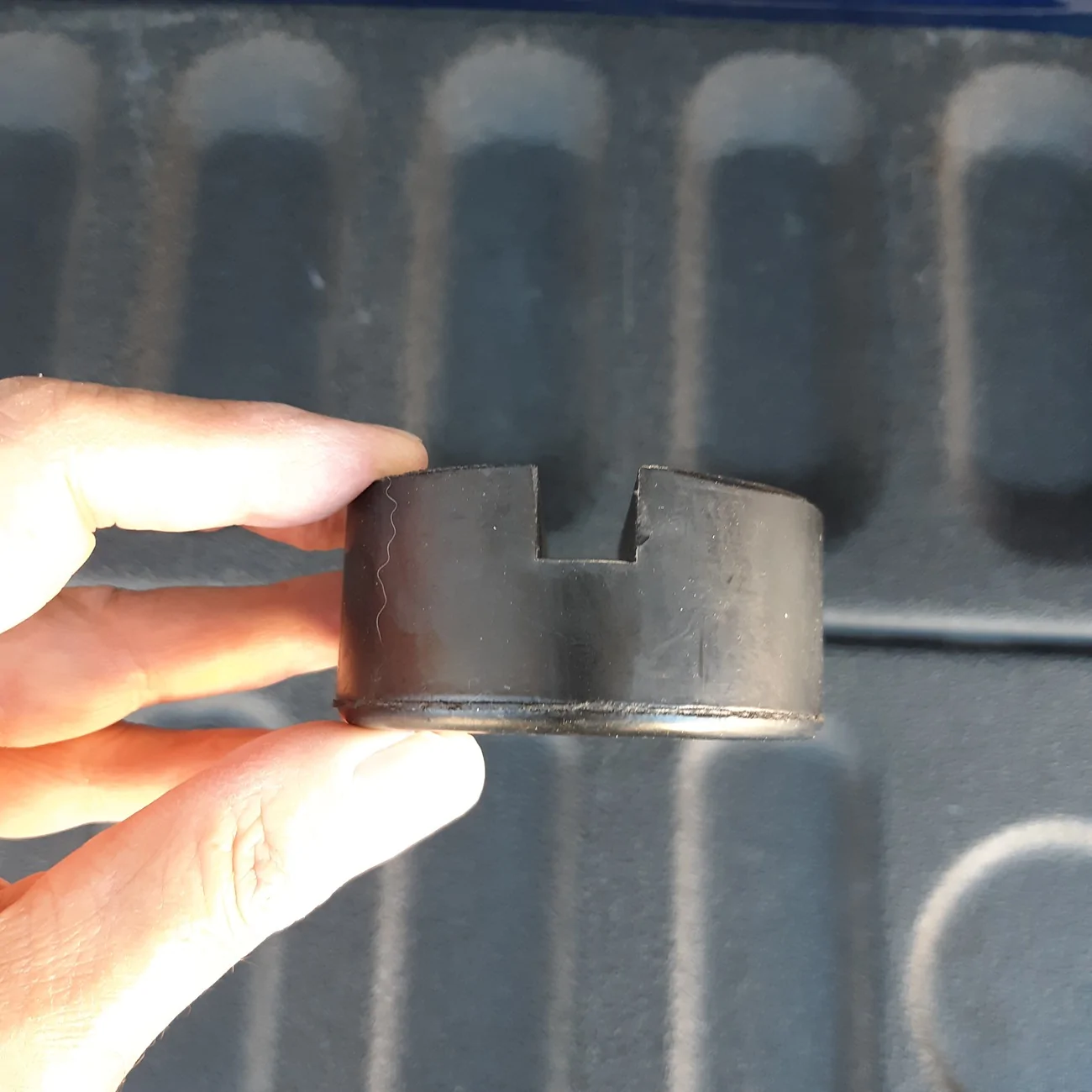 Ford Maverick Bottle jack with pinch weld adapter 20251104_085117