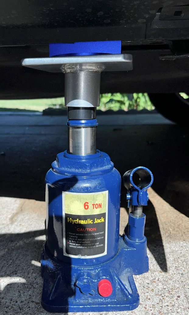 Ford Maverick Bottle jack with pinch weld adapter 1762277941625-vu