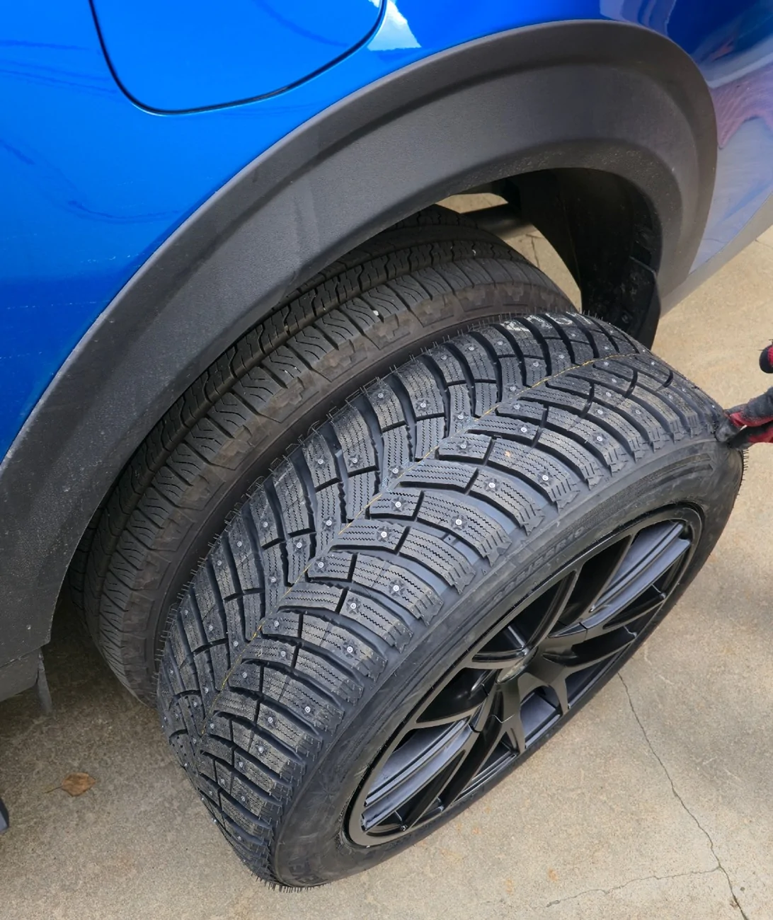 Studded tire 20250915_174933[1].webp