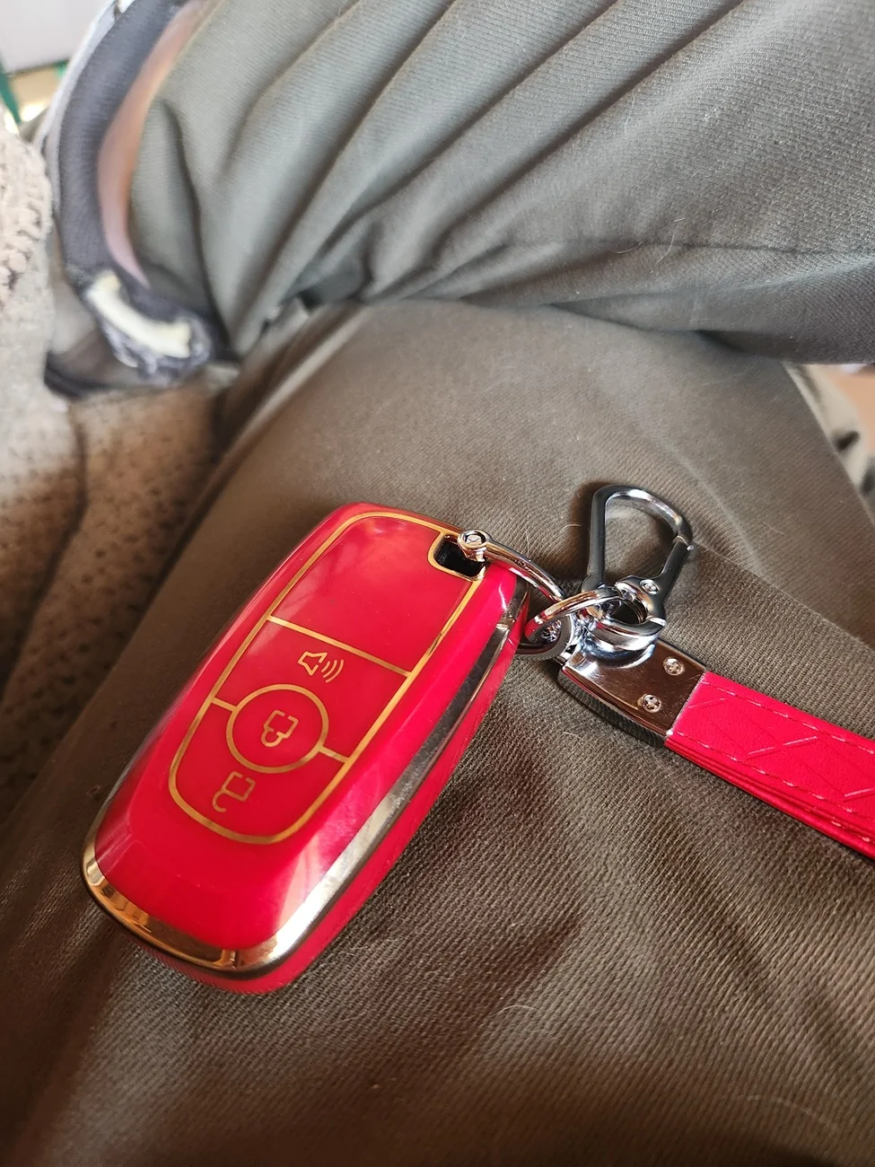 Ford Maverick Key fob...poor design? 1000004429