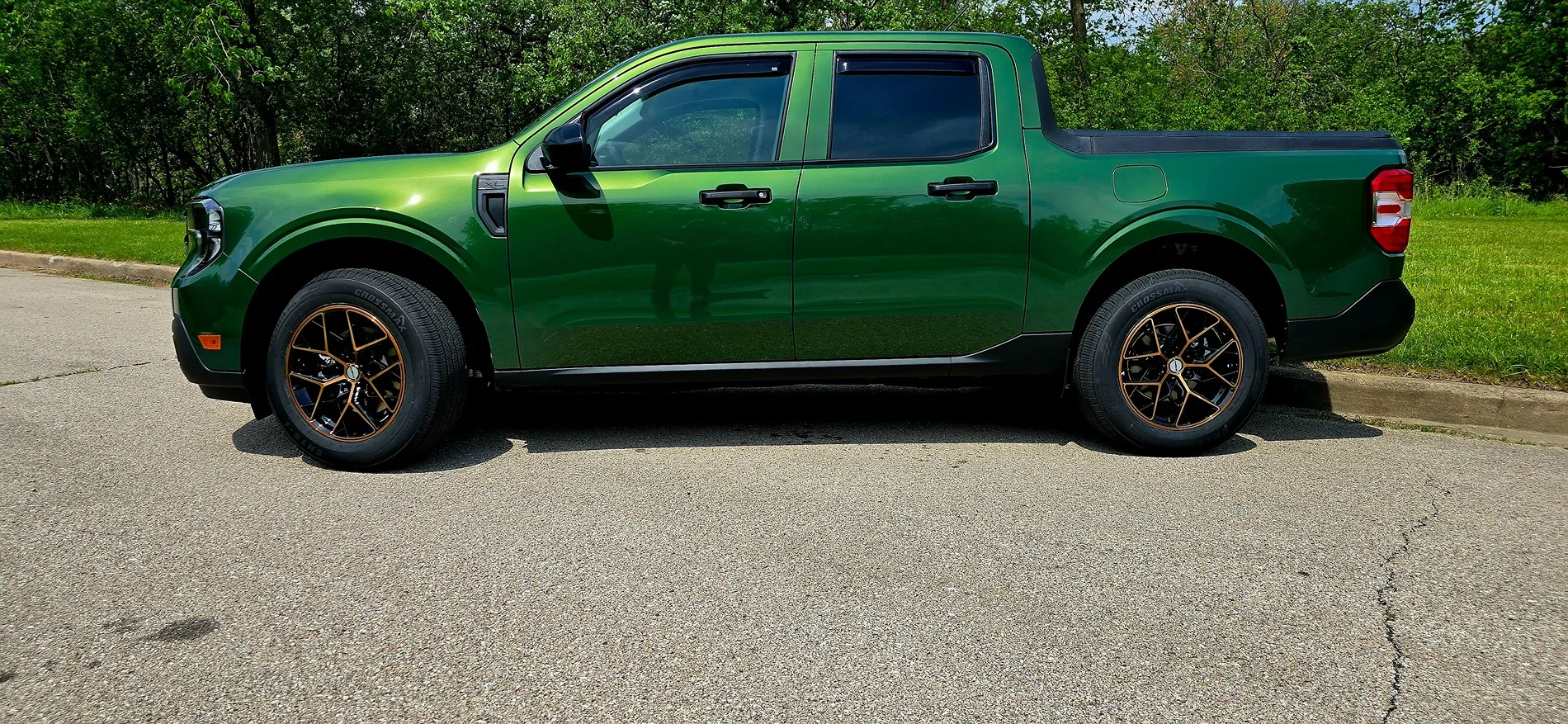 Ford Maverick Konig Hypergram 18x8.5 + Crossmax CHTS-1 235/65R18 tires installed 20250515_143251