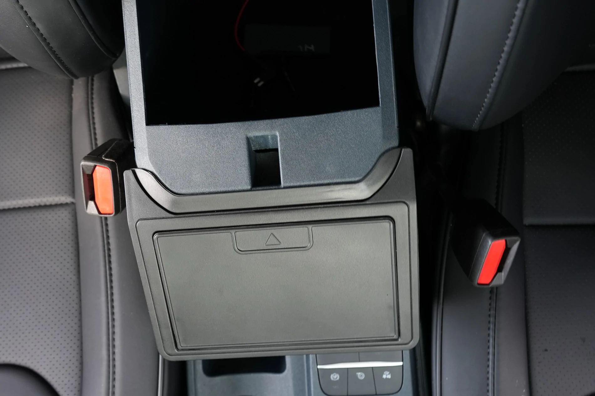 Ford Maverick NEW RELEASE: Mabett Lidded Console Trash Can for Ford Maverick! lQDPJv97D-MCxPvNDADNEgCwg1JCk3pjYggI57N8dZCOAQ_4608_3072
