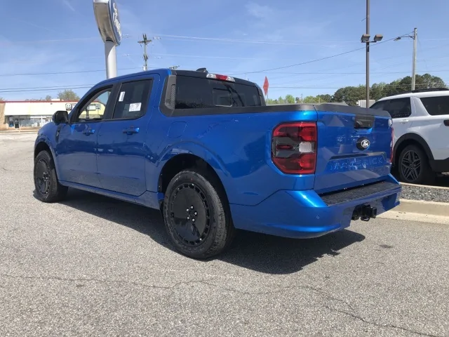 Ford Maverick Picking up a Lobo High 1763087781086-jt