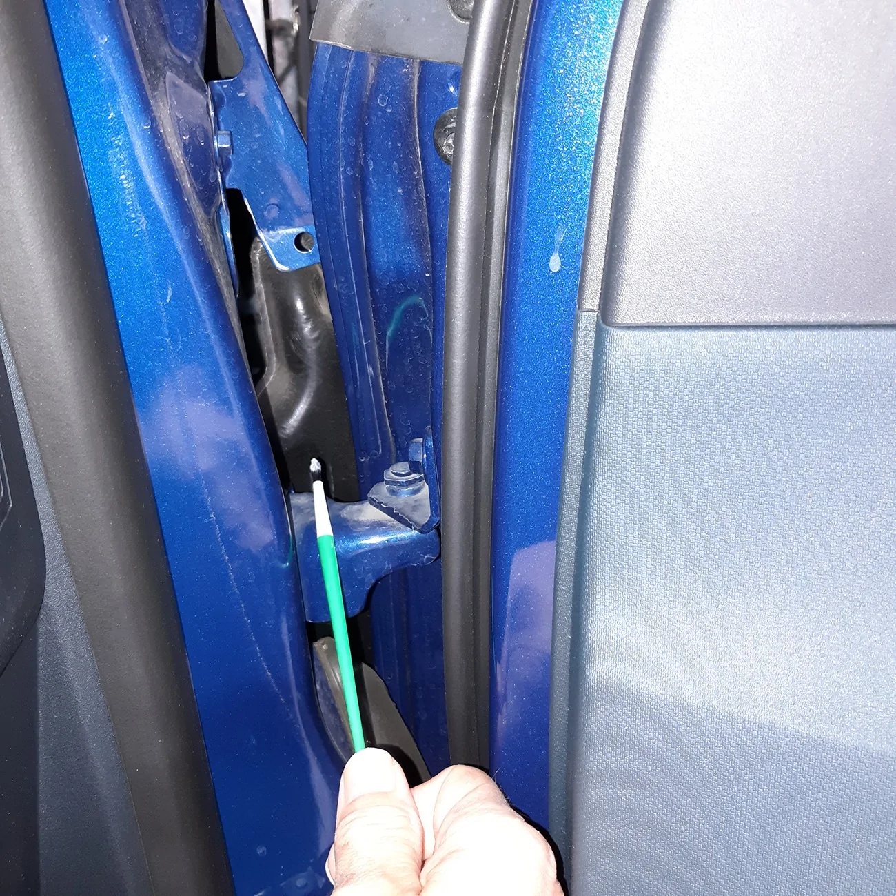 Ford Maverick Front door opening gap and can see into the engine bay. 20251120_091237