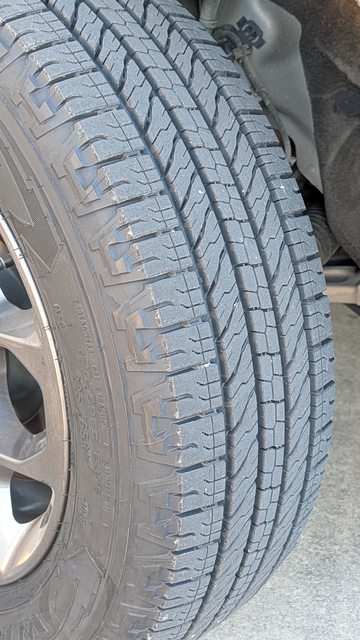 Ford Maverick Goodyear Fortitude HT - 225/65/R17 AIym8xKl