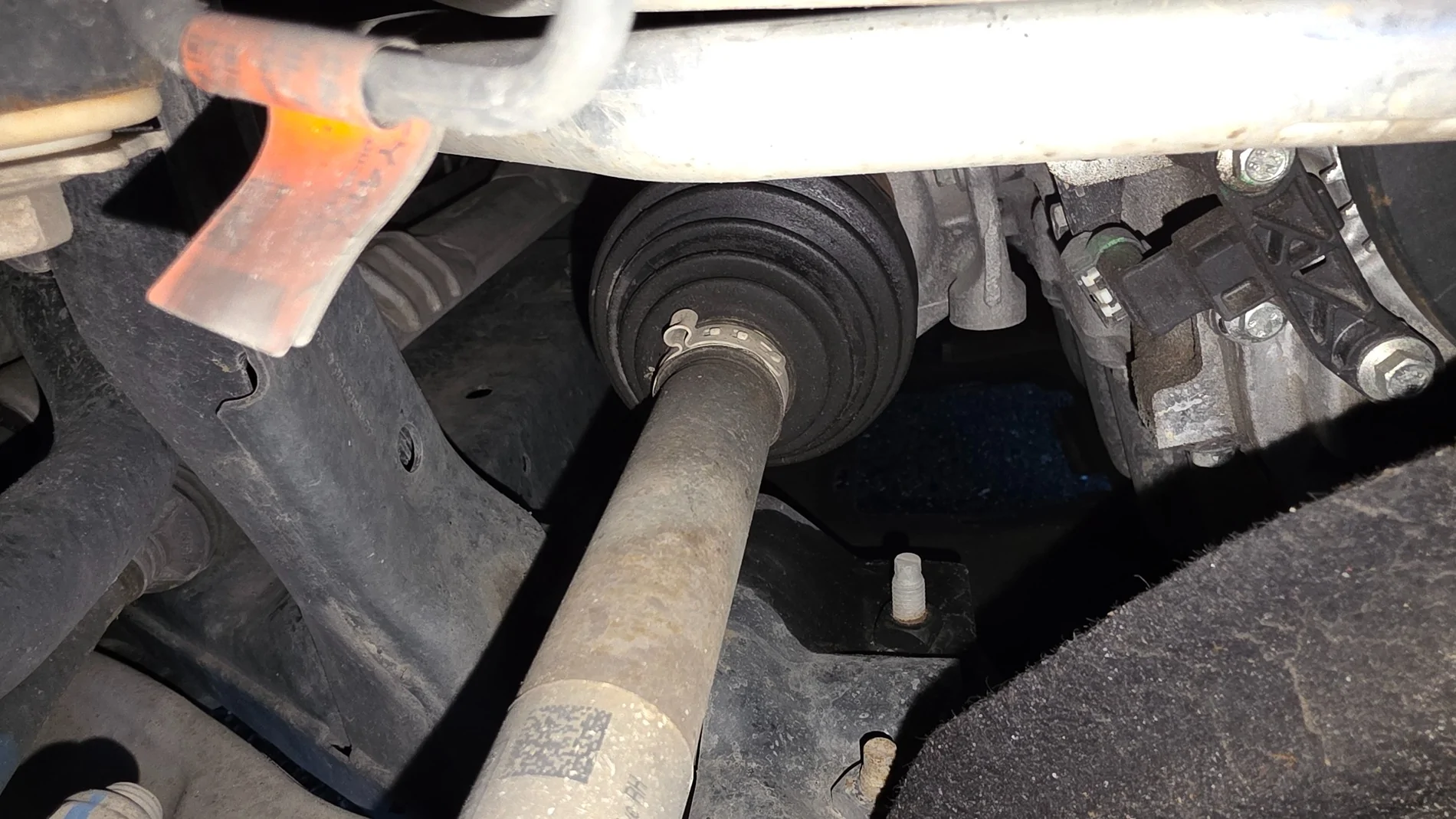 Ford Maverick CV axle - Sign of leak and likely eventual failure 1000021335
