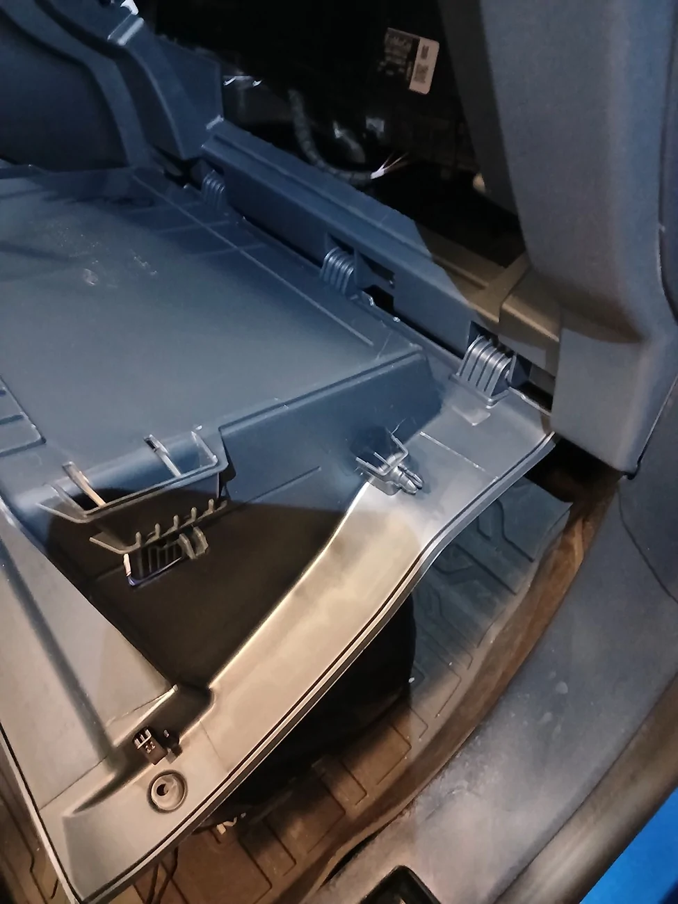 Ford Maverick Glove Box Dampener 20251129_133000