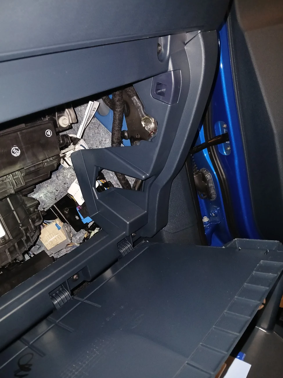 Ford Maverick Glove Box Dampener 20251129_133221