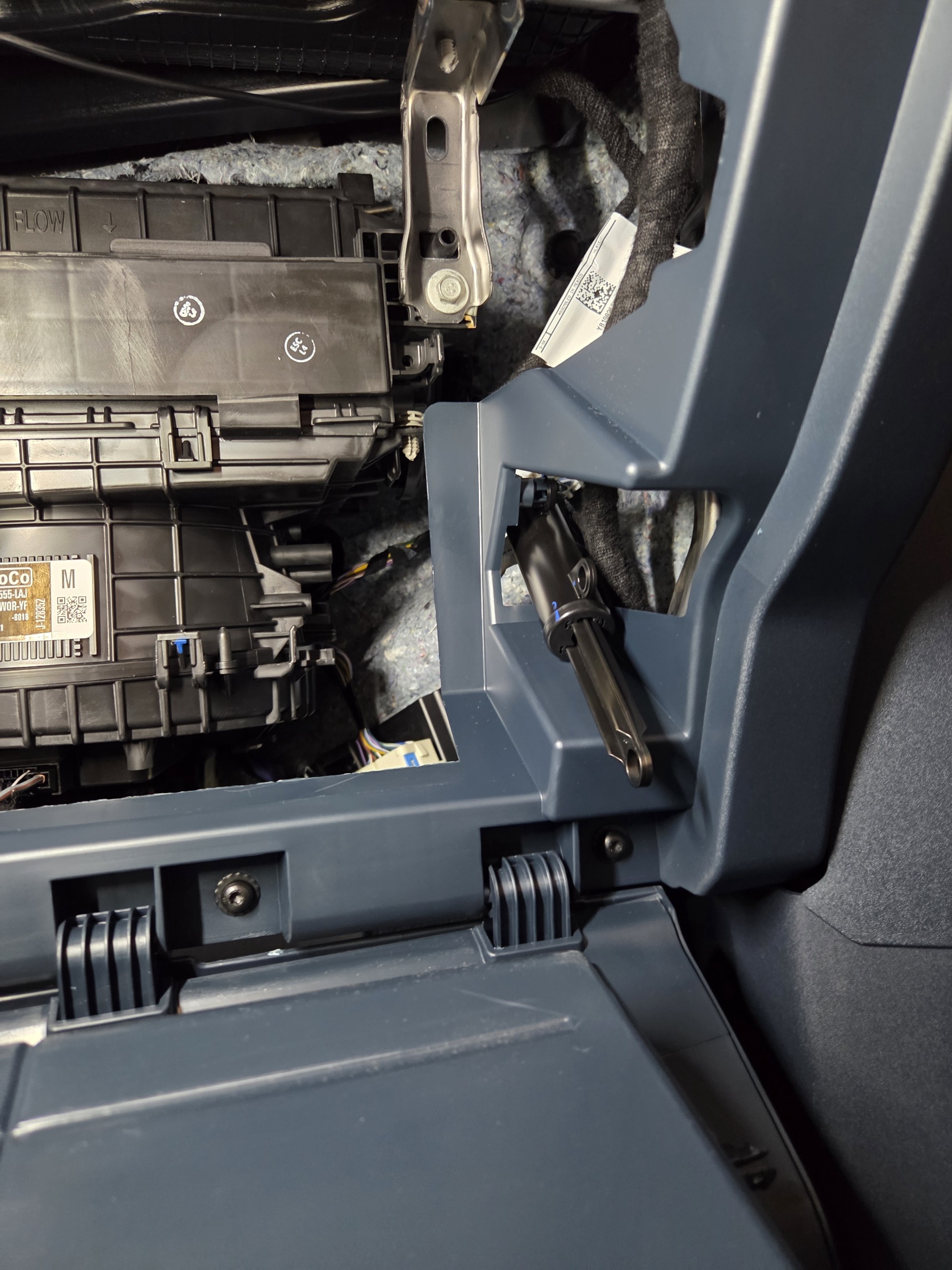 Ford Maverick Glove Box Dampener f2PZPTy
