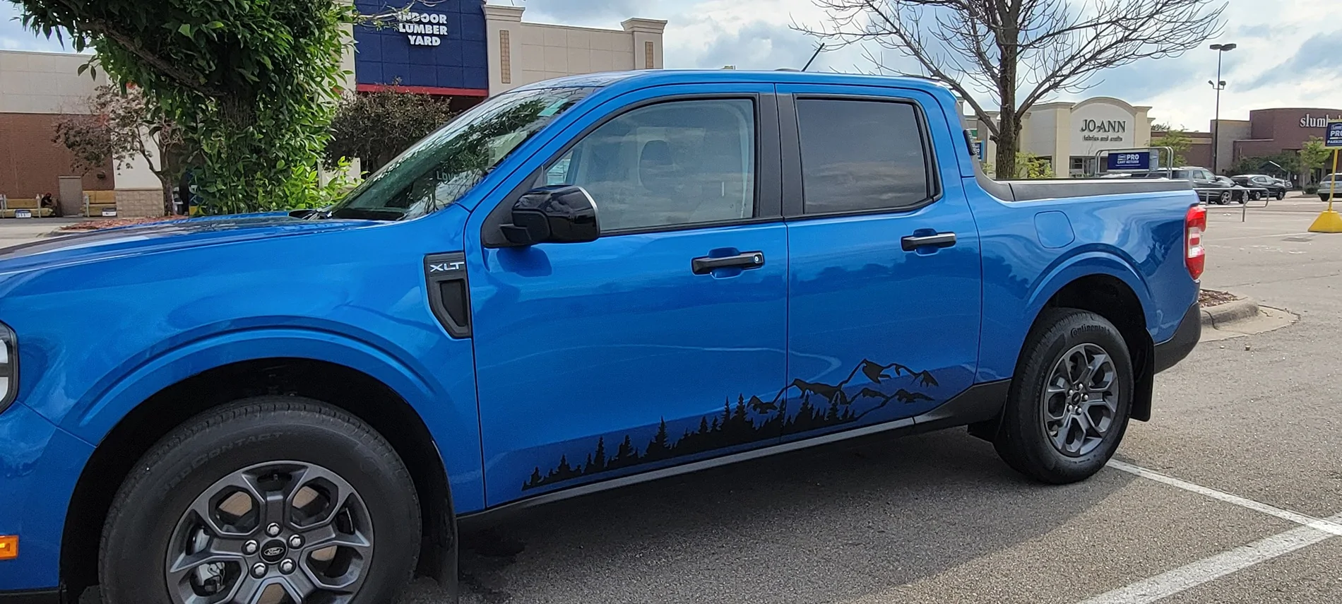 Ford Maverick Are Vinyl Graphics Still a Thing? 20250808_165740