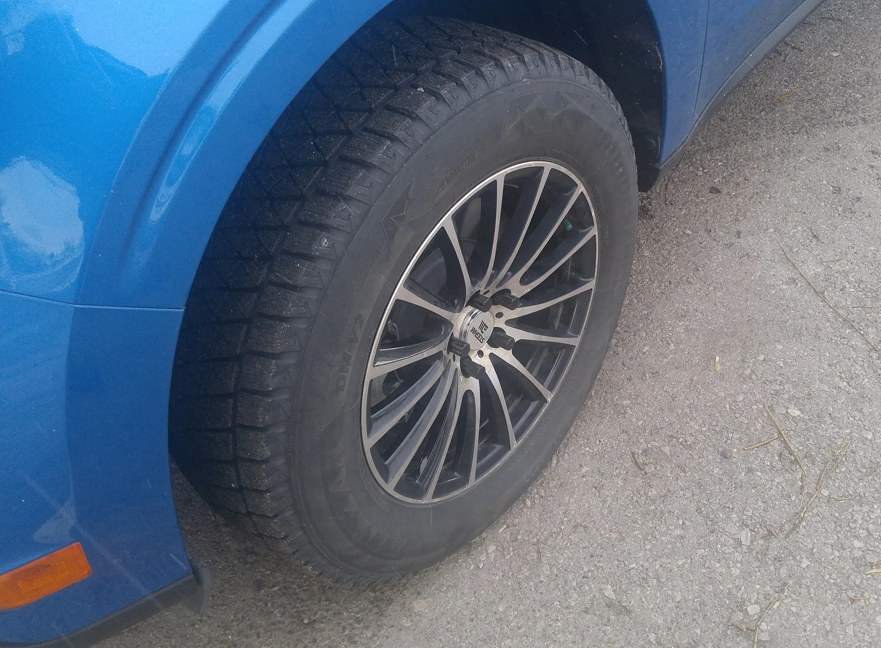 Ford Maverick Lug Nut Spikes winmavfront