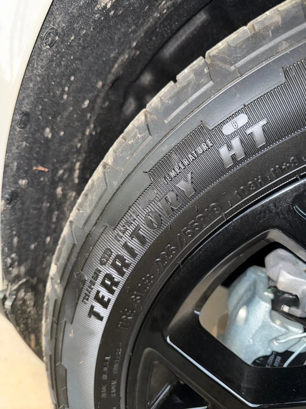 Ford Maverick Tires on my buddies new 2025 Lariat with the BAP IMG_2175