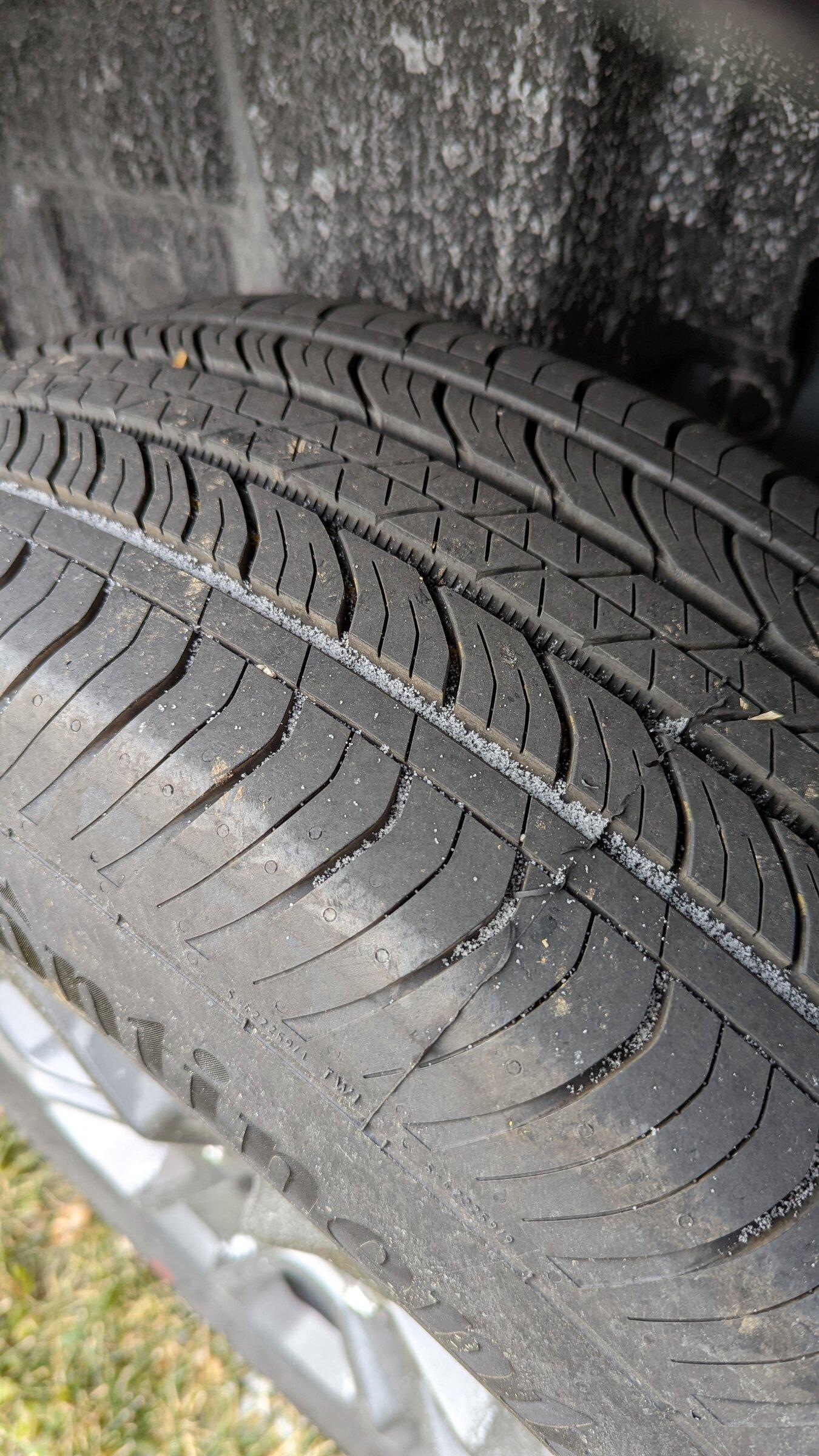 Ford Maverick Take off Continental ProContact TX 225/65R17 on IL/WI Border PXL_20211207_204556649