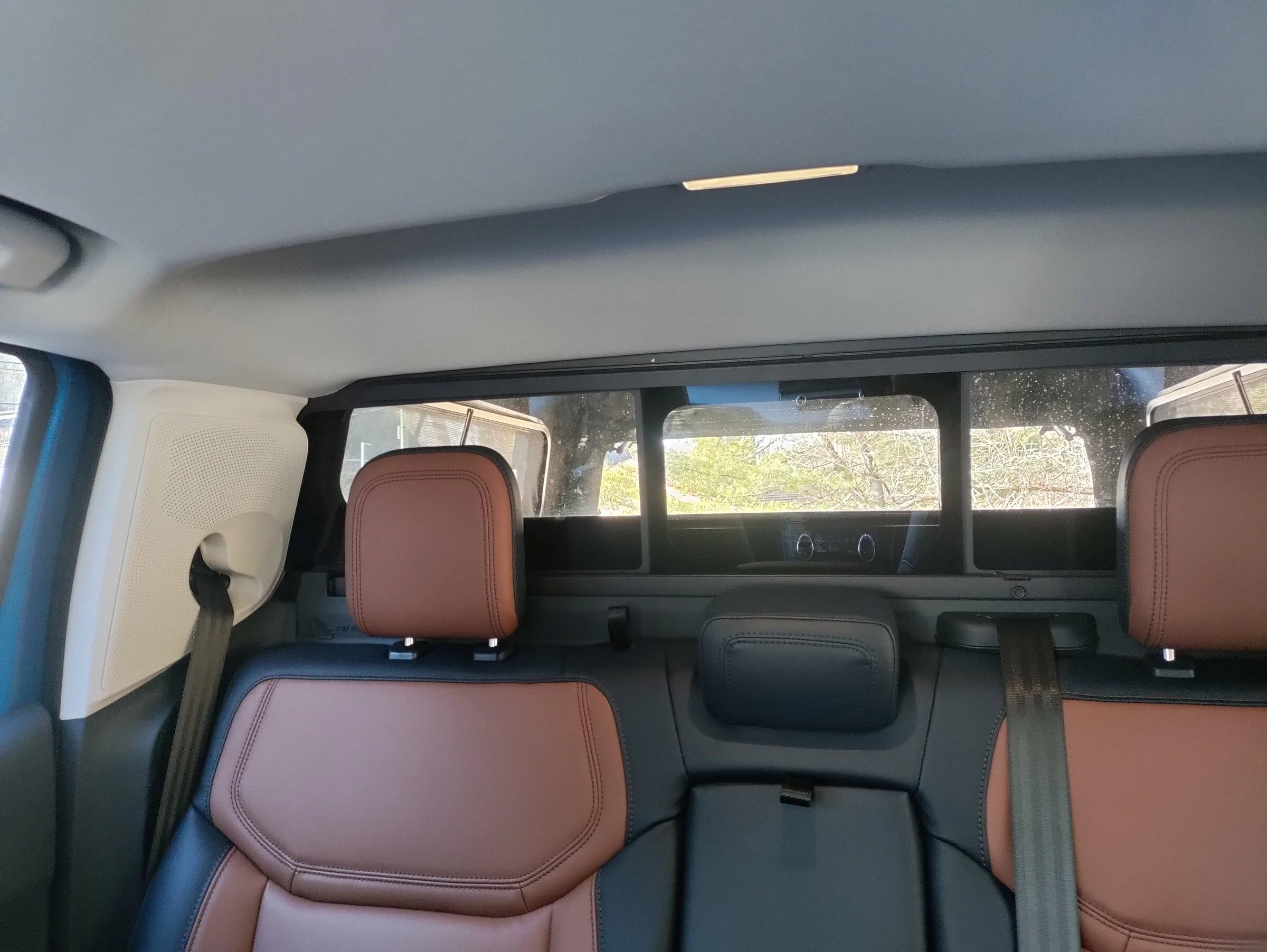 Ford Maverick Maverick in Velocity Blue with SnugTop bed cap ... rear visibility not great (feedback review) IMG_20211217_115936