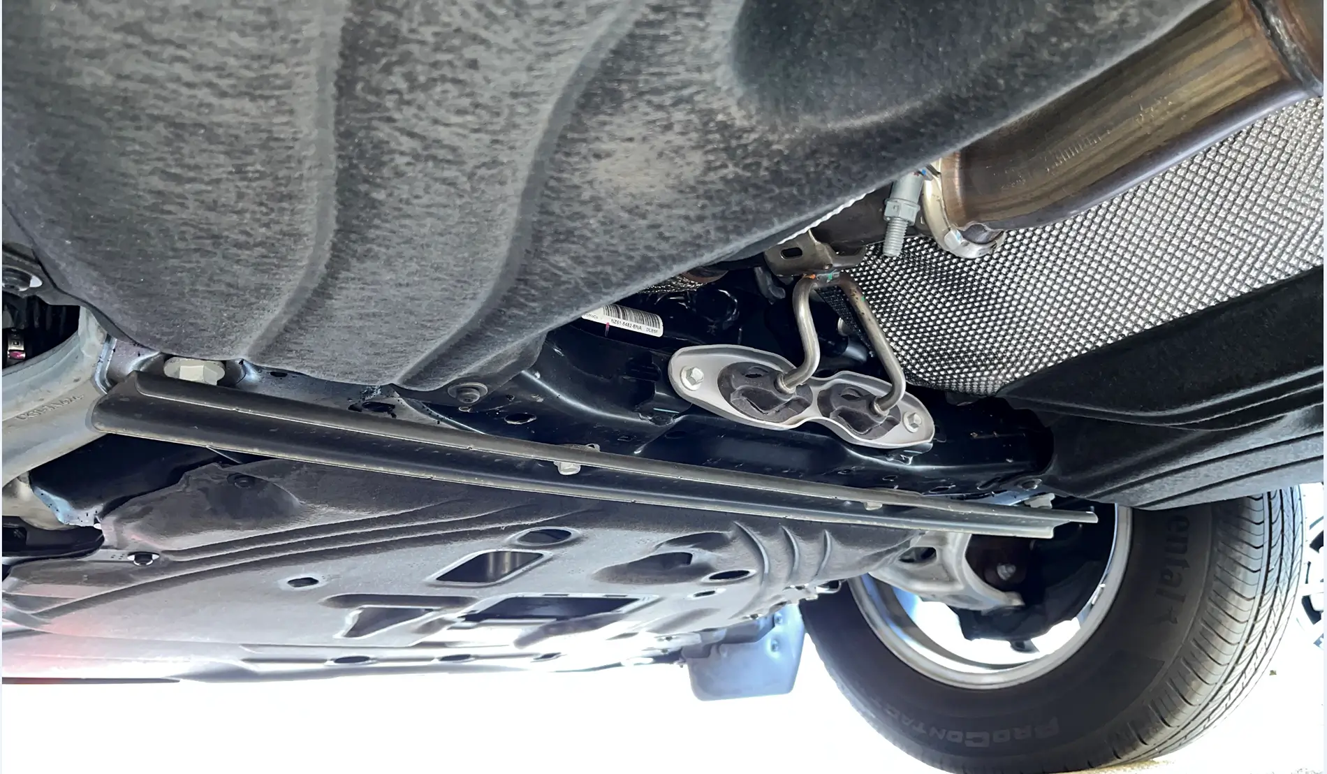 Ford Maverick How to lift truck using floor jack (not using pinch welds) 1768577750263-2f