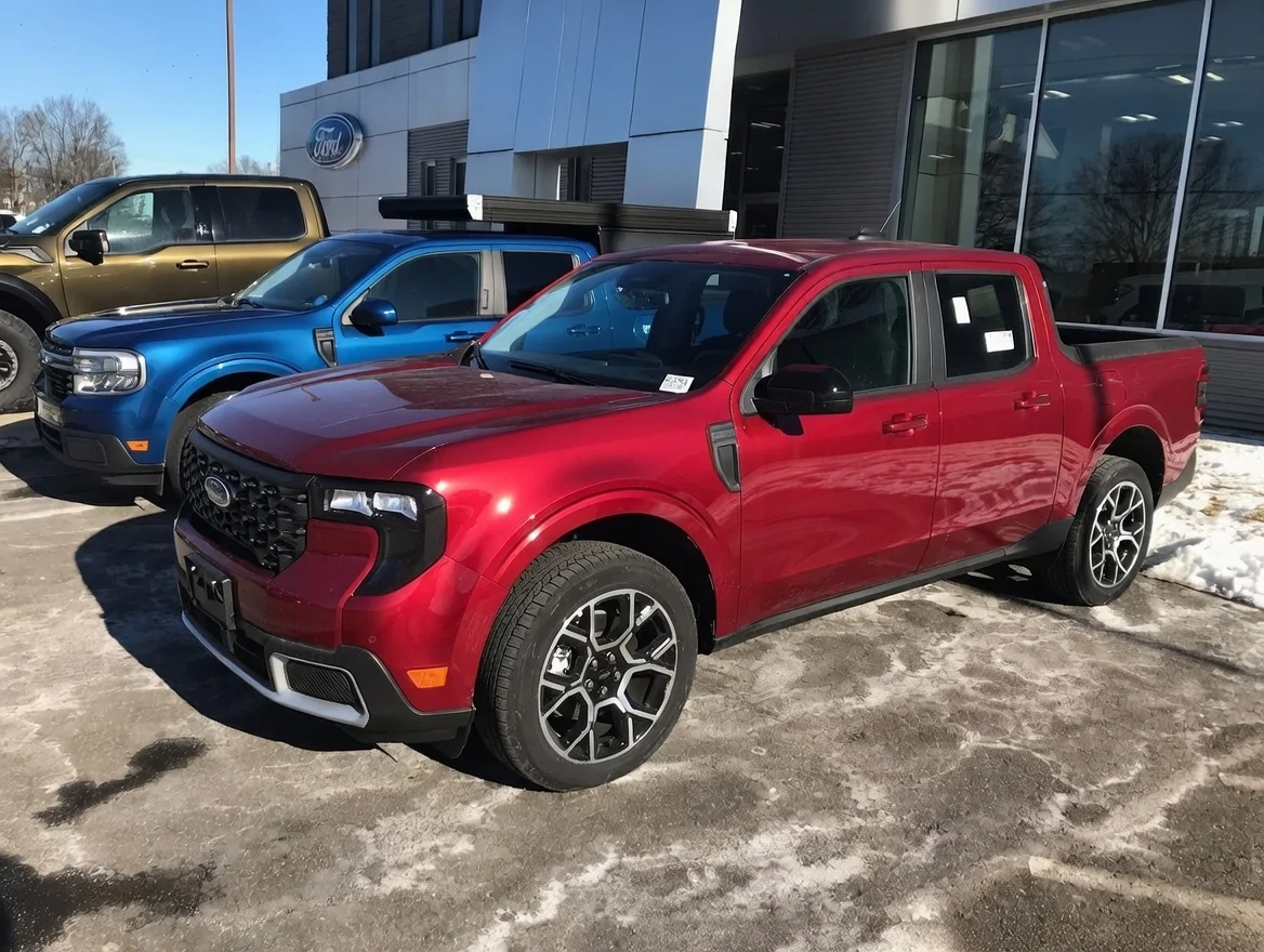 Ford Maverick Improved the ugly front end on 2026 Maverick XLT w/ black wrap on 2025+ facelift bumper 1768596481436-ku