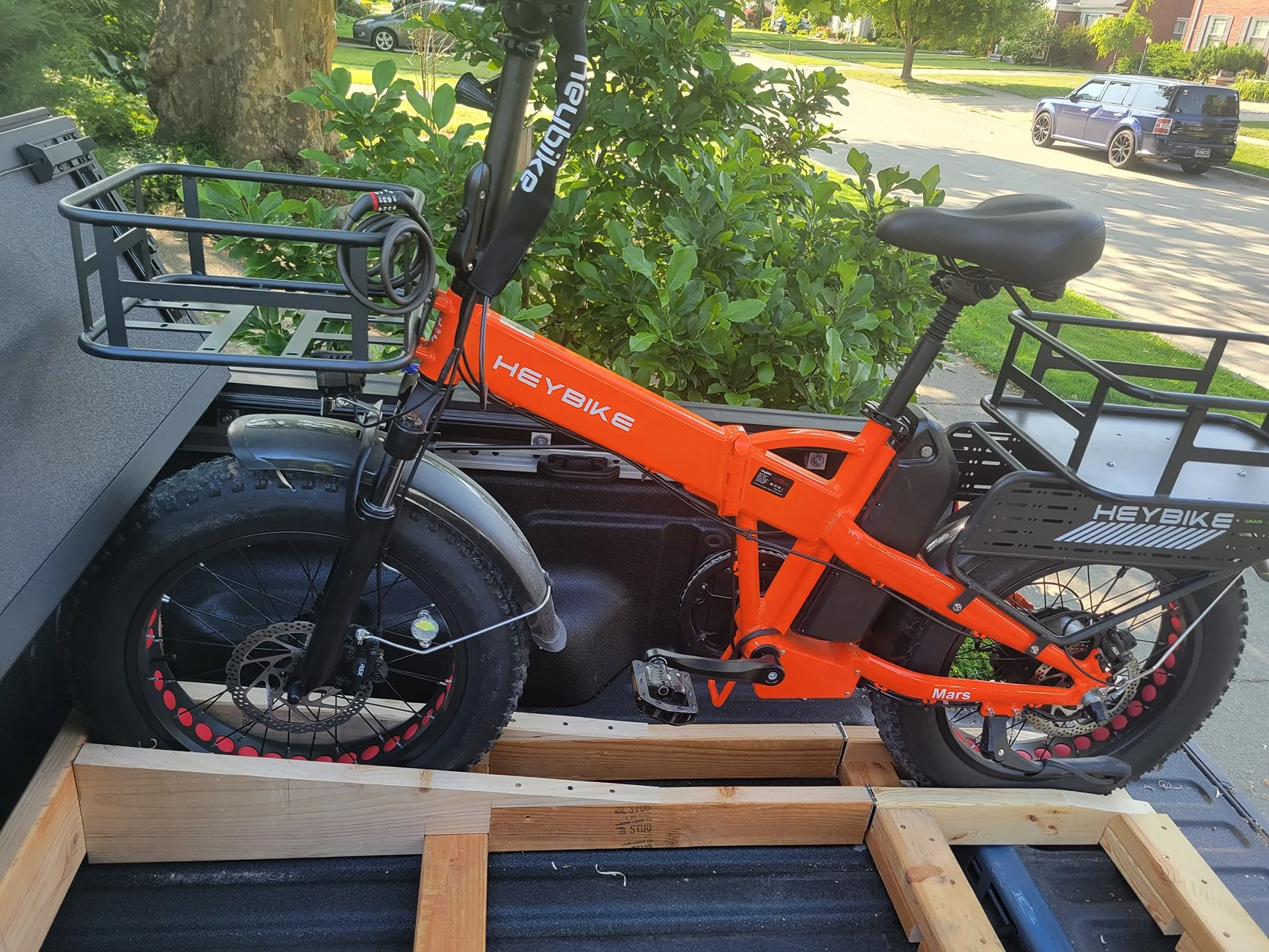 Ford Maverick Fat Tire eBike Rack for truck bed BEKI_eBike_Rack_Loaded02