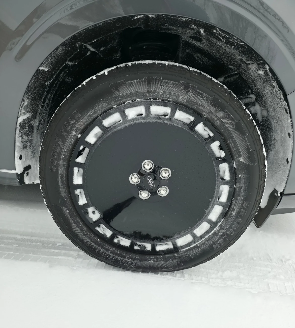 Ford Maverick Lobo + Snow = Donuts. Show Your Snow ❄️ ⛄️ 20260125_082209