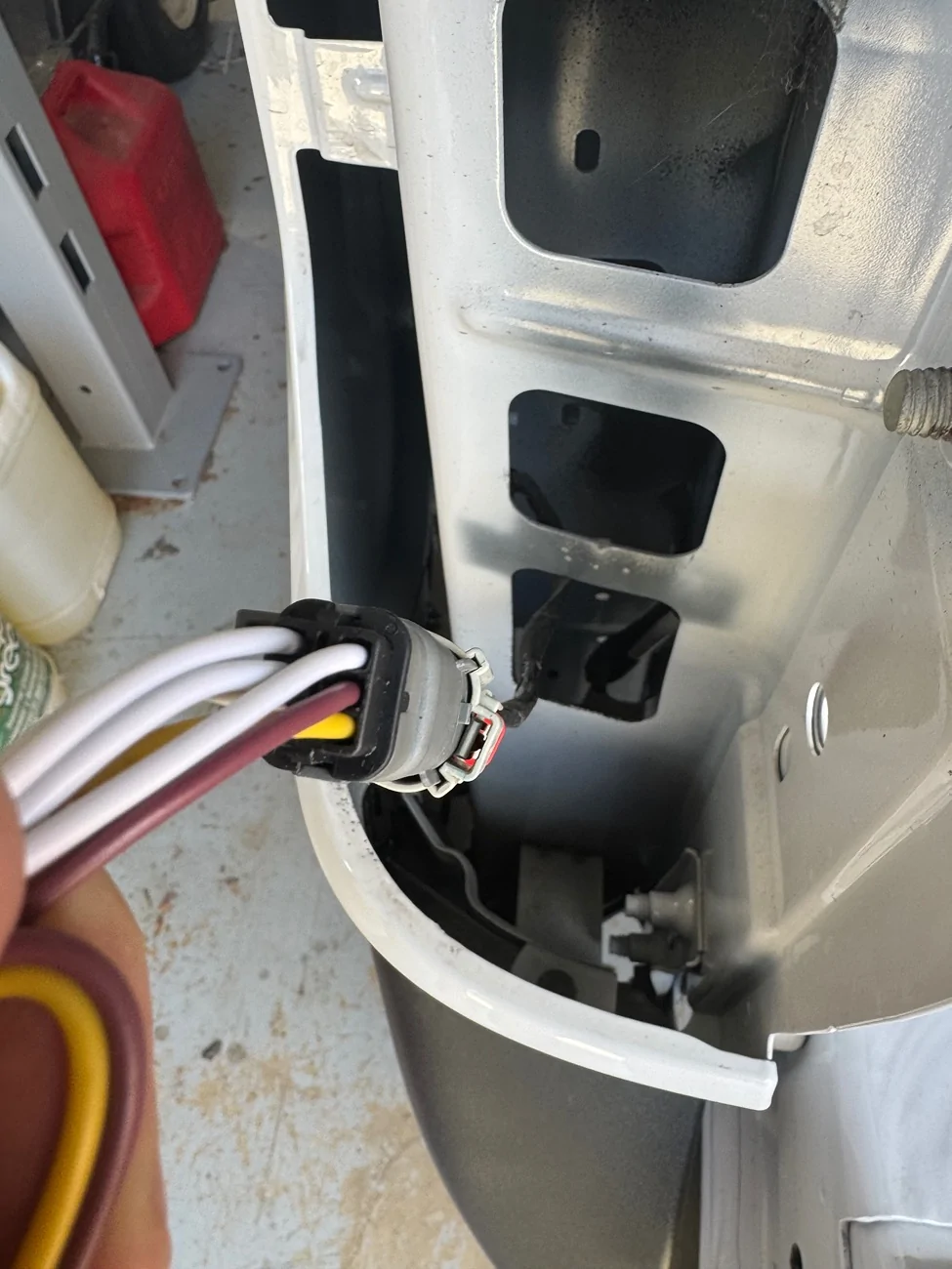 Ford Maverick 2025/26 XL or XLT (only) tail light connector IMG_2240
