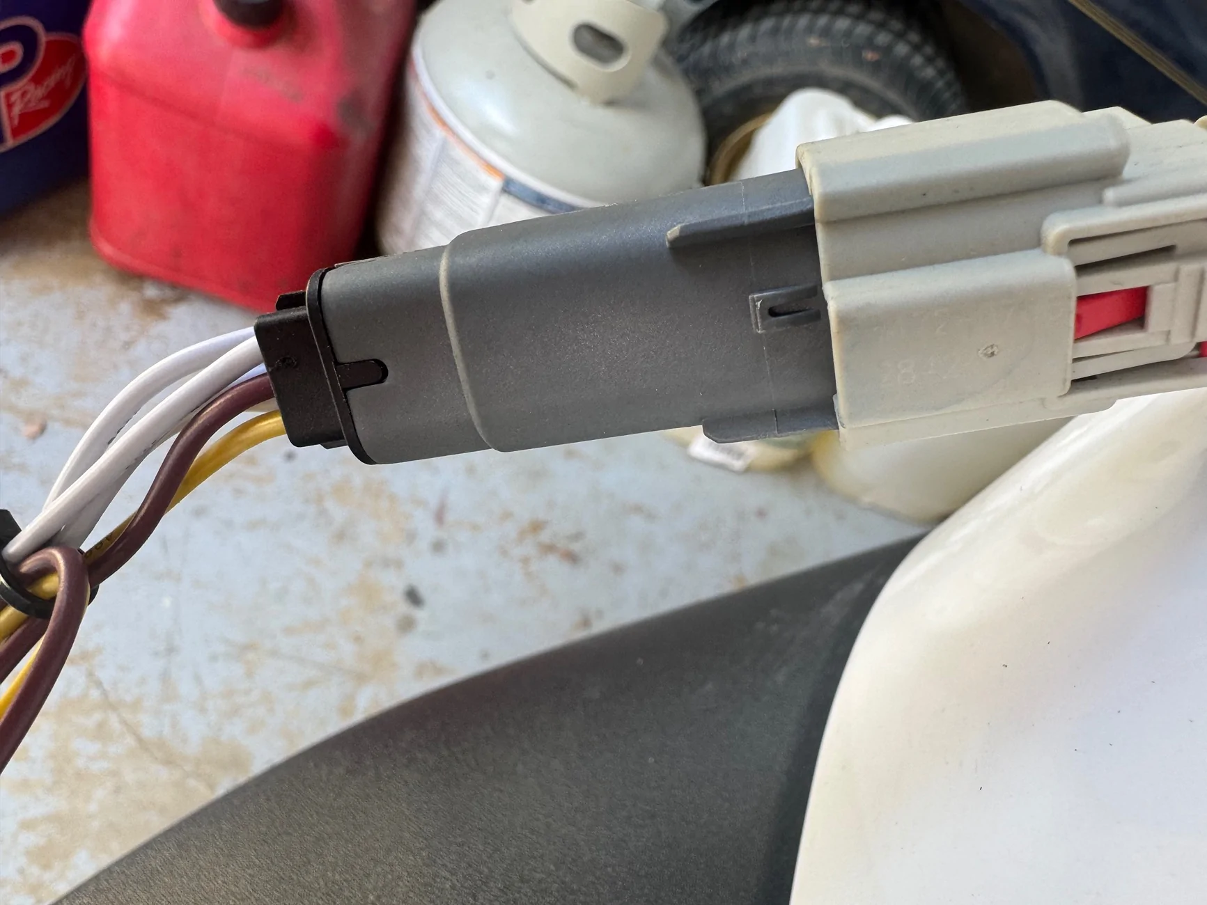 Ford Maverick 2025/26 XL or XLT (only) tail light connector IMG_2239