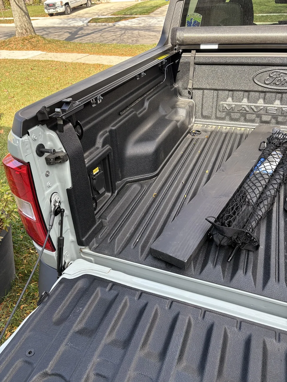 Ford Maverick LED Bed Lights Install - DIY IMG_4943