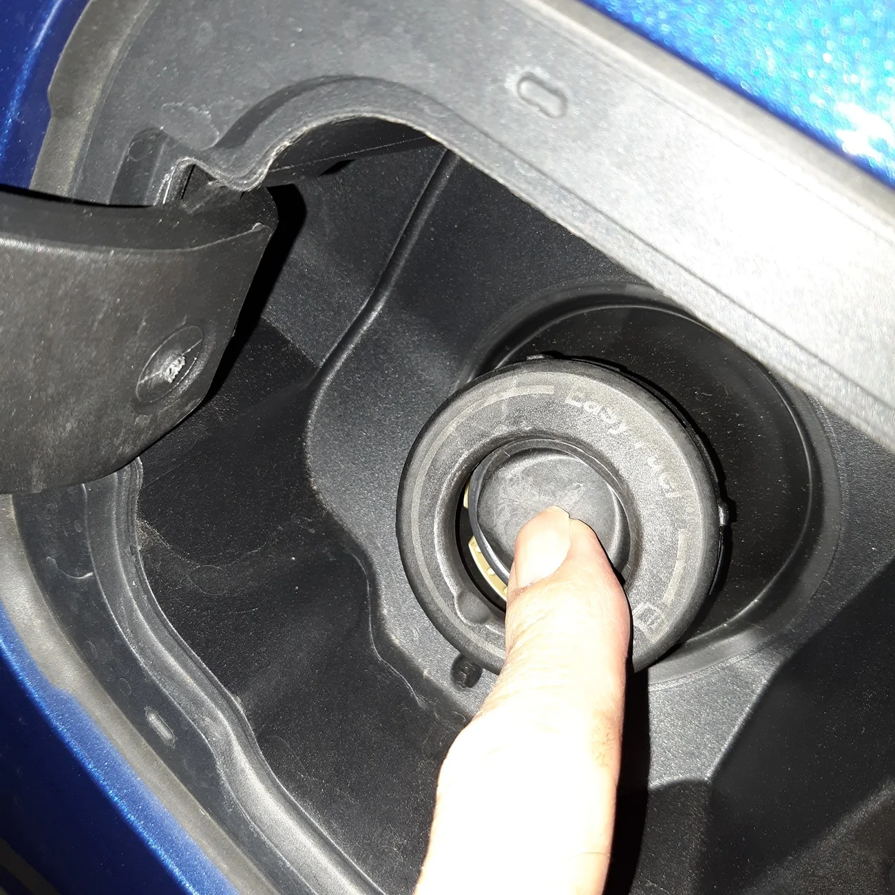 Ford Maverick Manual fuel door release.... 20260215_104518