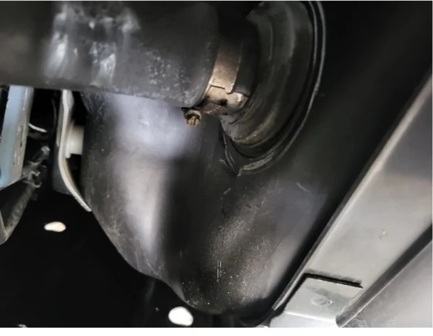 Ford Maverick Manual fuel door release.... 20260215_134626