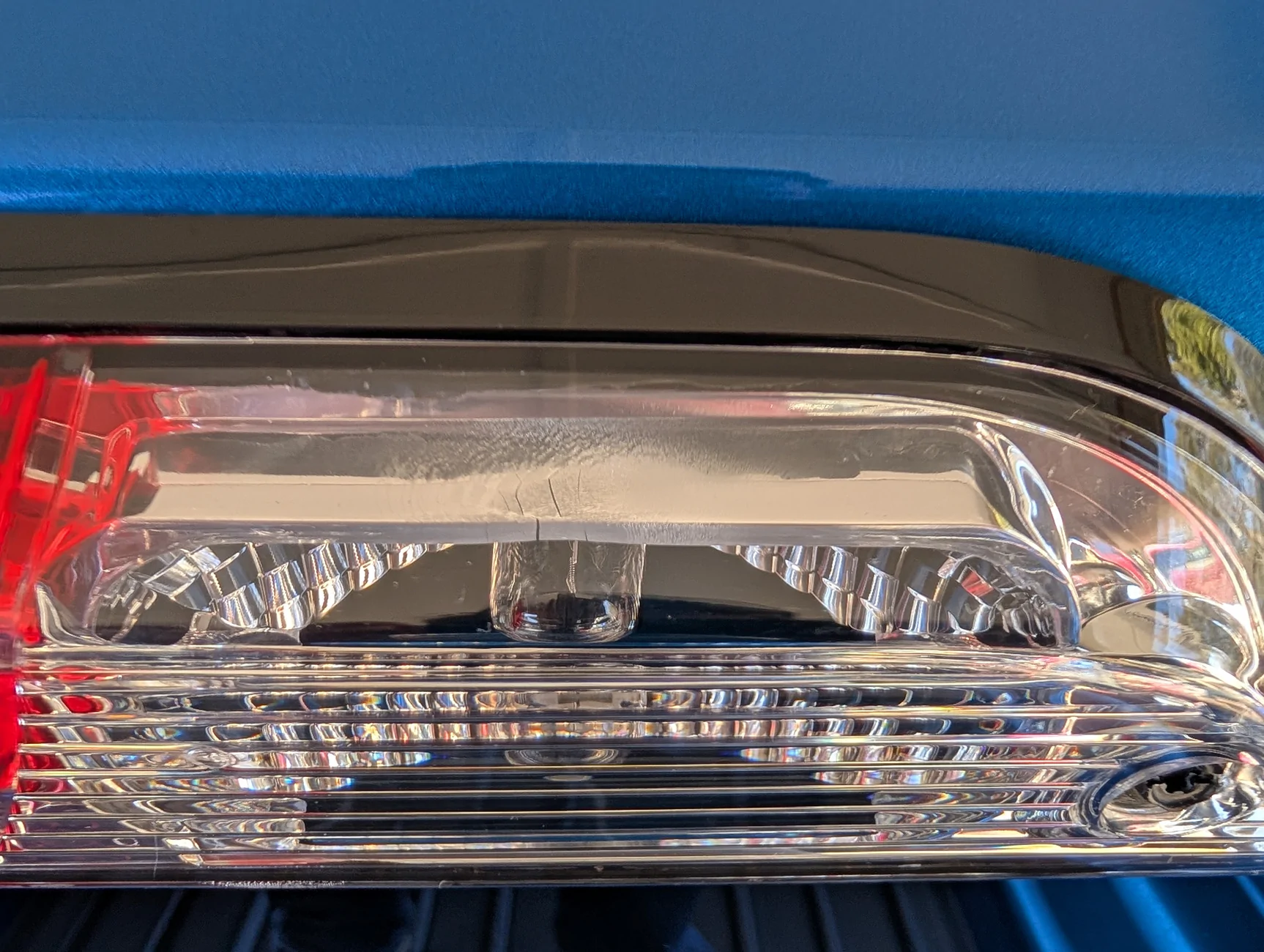 Ford Maverick Cargo light internal housing is melting/cracking 5081