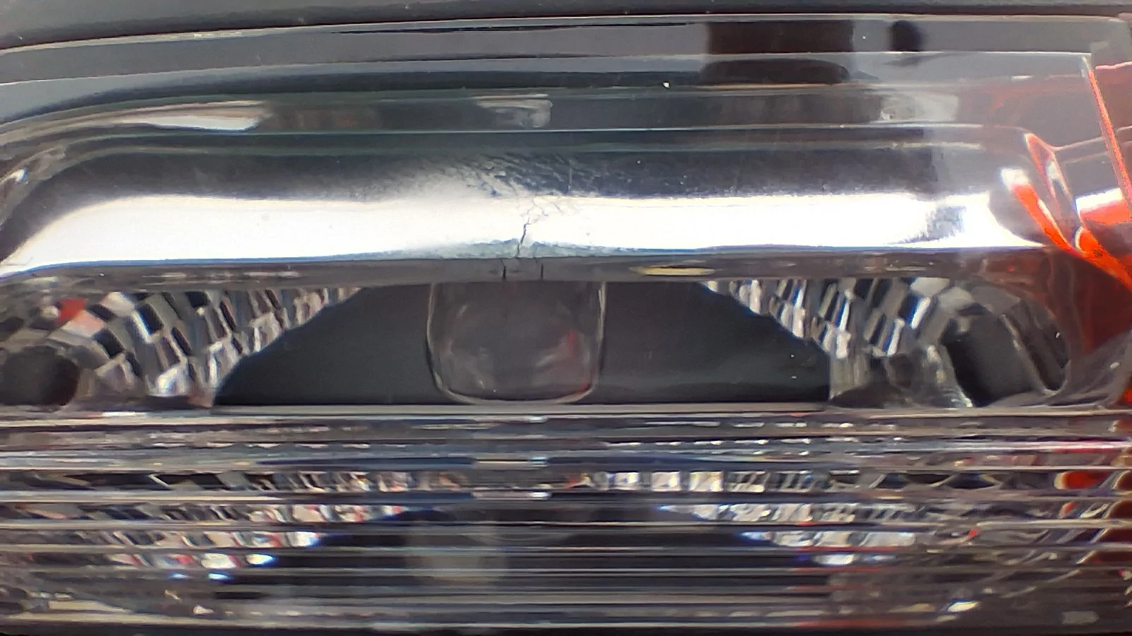 Ford Maverick Cargo light internal housing is melting/cracking 20oirn29