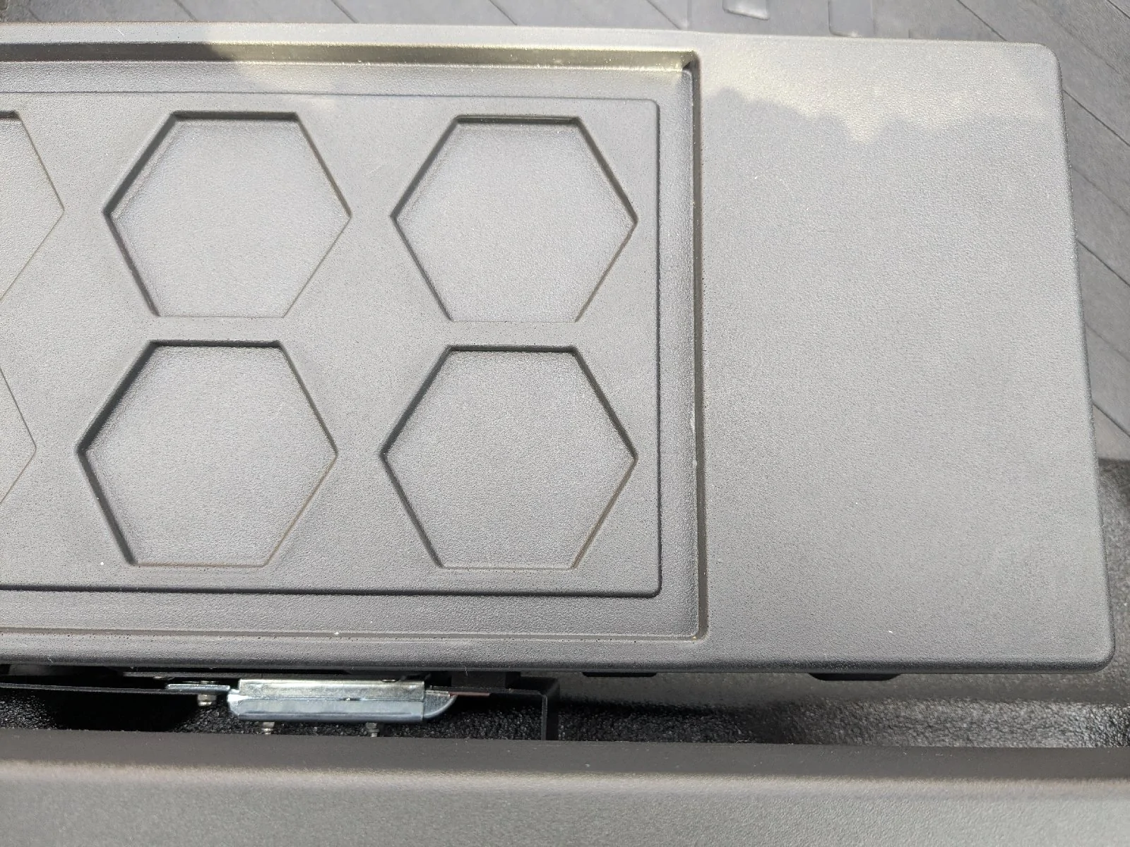 Ford Maverick Indeed Camping  side mount toolbox installation toolbox06