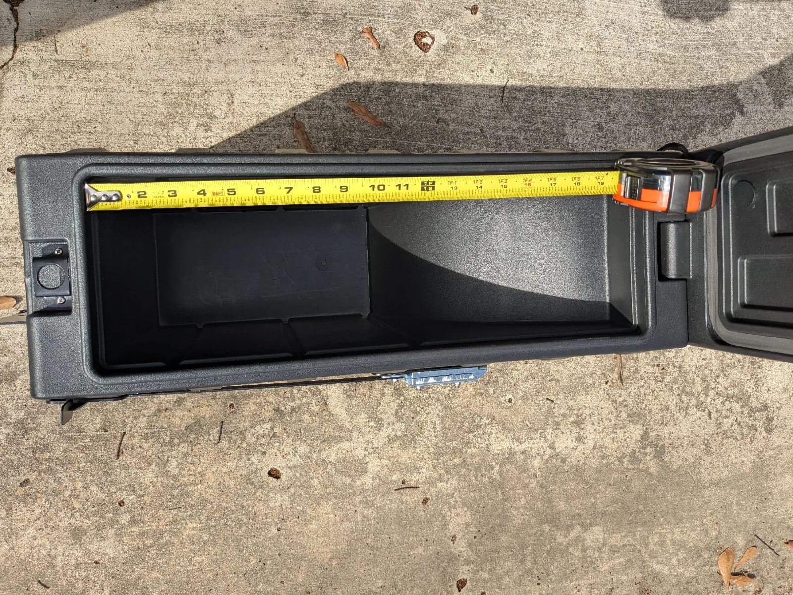 Ford Maverick Indeed Camping  side mount toolbox installation toolbox09