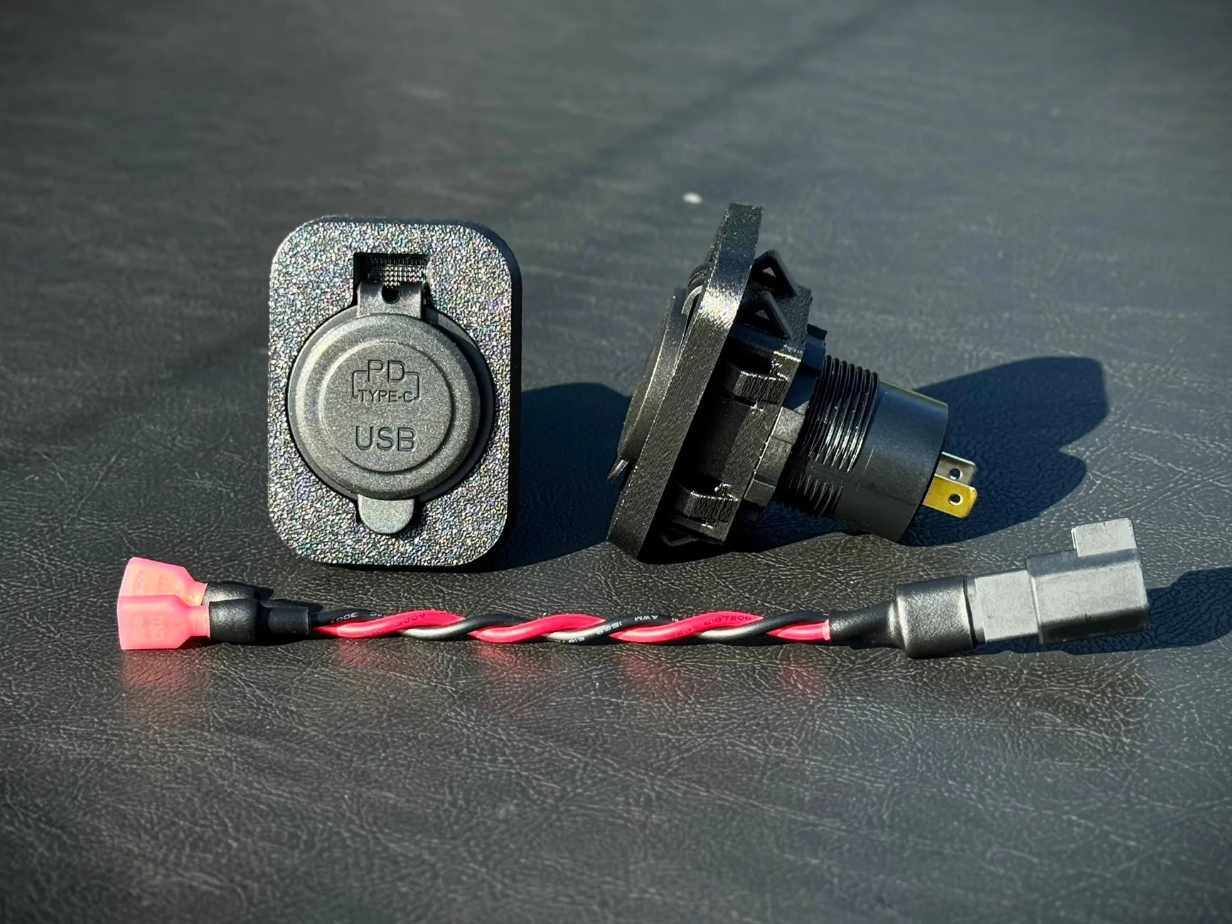Ford Maverick New Plug-n-Play PD Charger for Flexbed (for power banks, jump starters, and laptops) -- by Maverick Innovations Style HP - Side (1)