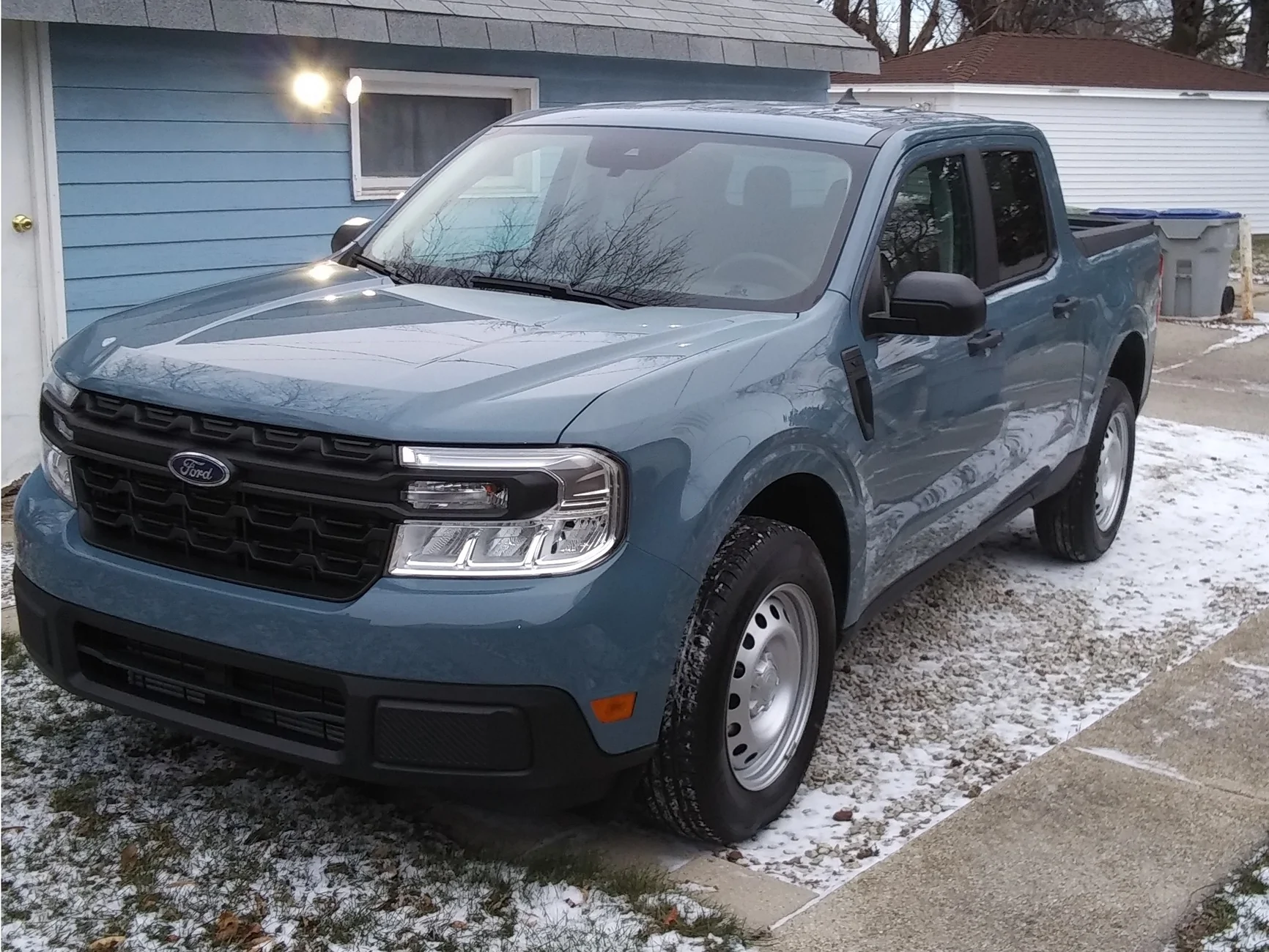 Ford Maverick Old VS New (Area 51 VS Azure Gray) Blu_Dec18 2022 (1)