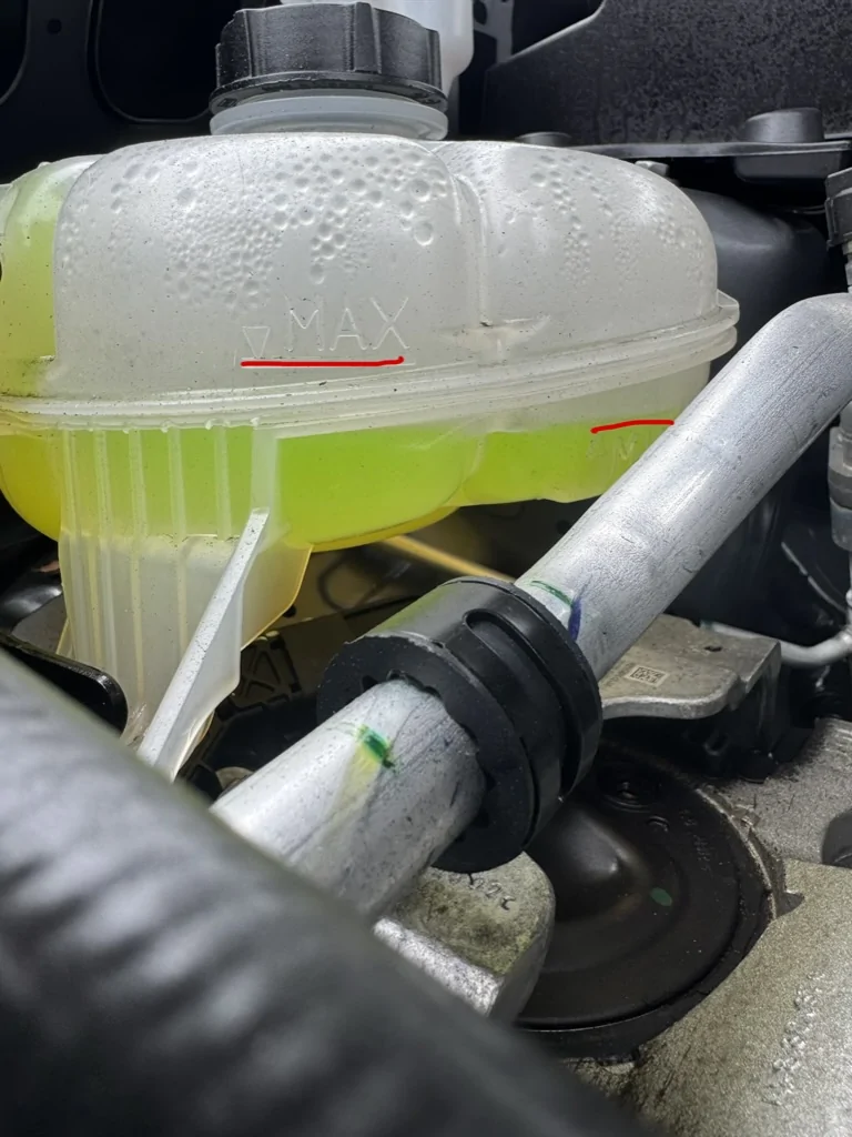 Ford Maverick Coolant Levels 25 2.0L EB. 0A125770-9383-40AE-8446-60156B1905F0_1_105_c