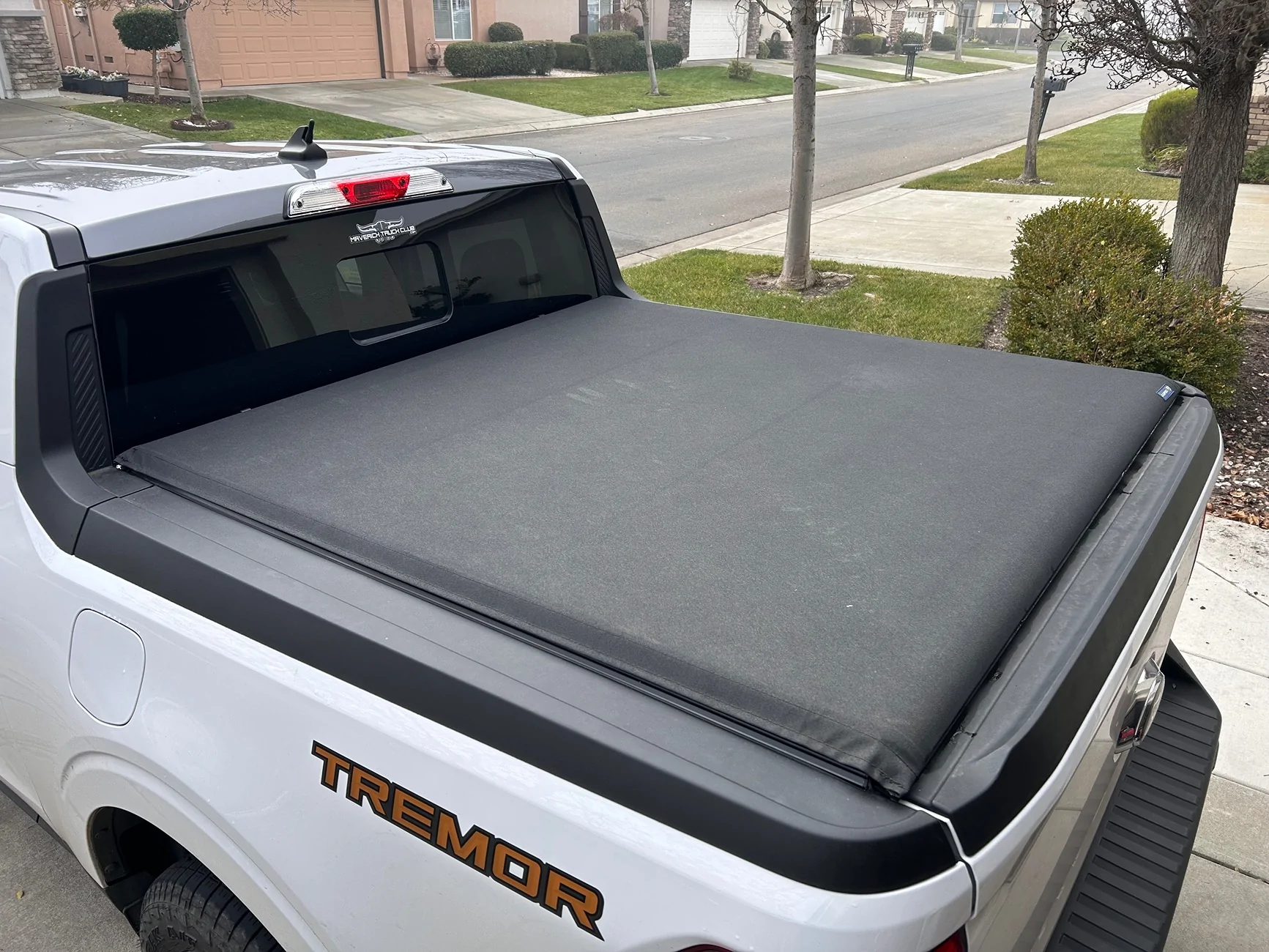 Ford Maverick LUND Genesis Elite soft roll-up tonneau cover IMG_8898