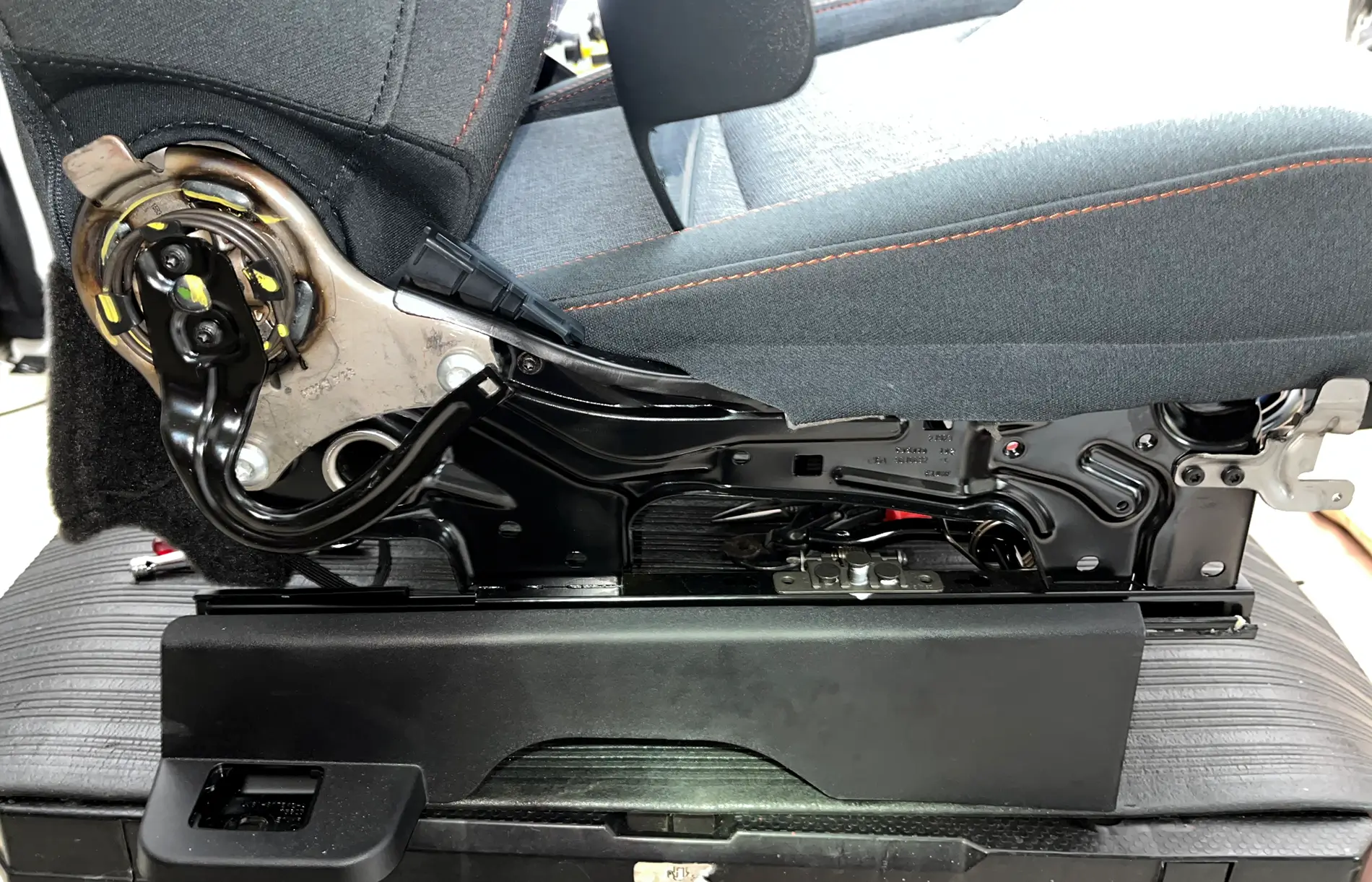 Ford Maverick How to Remove Front Seats? 1772221335332-o
