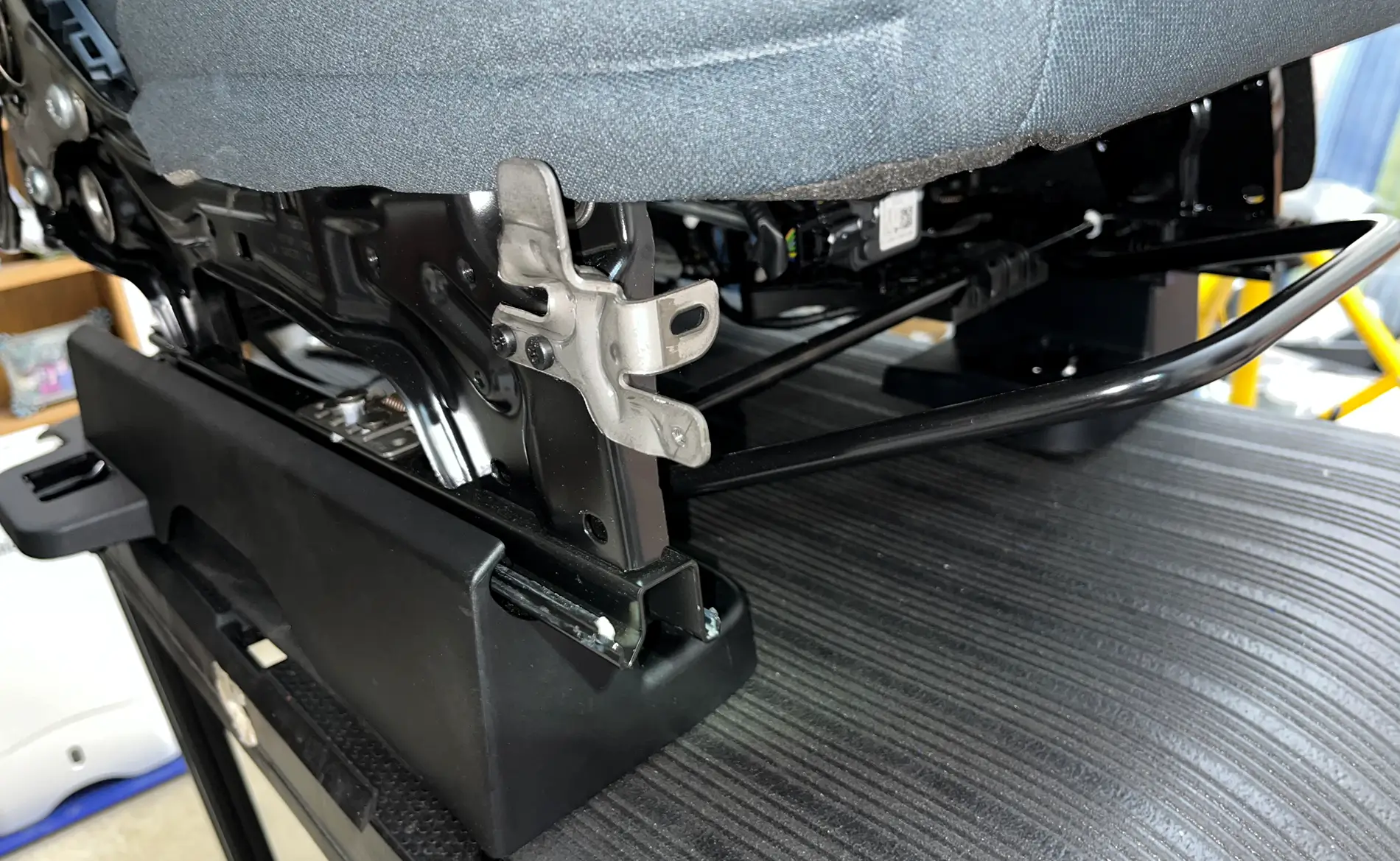 Ford Maverick How to Remove Front Seats? 1772221394362-sc
